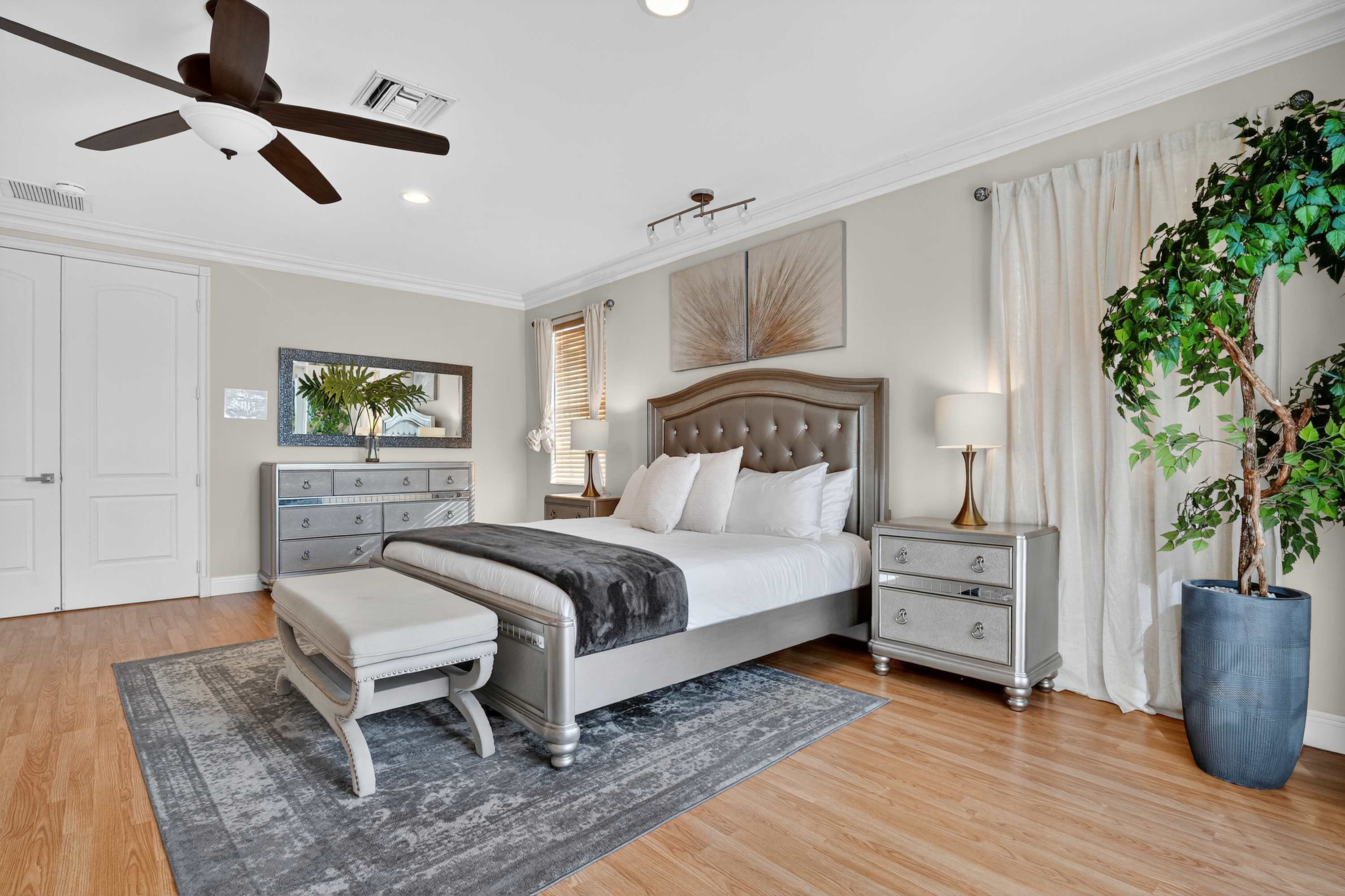 Hollywood Crest | Hollywood | Home with Private Pool photo 36