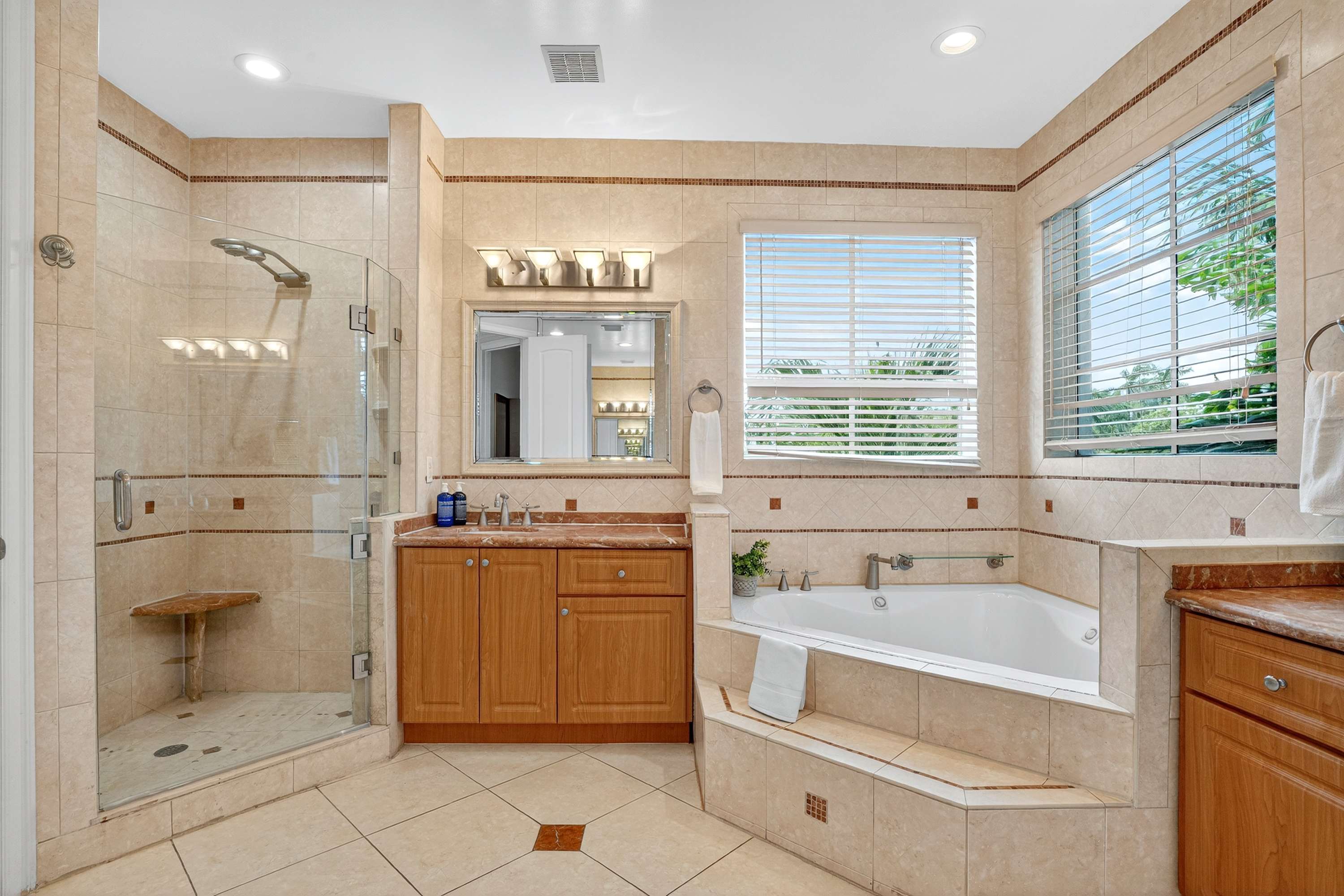 Hollywood Crest | Hollywood | Home with Private Pool photo 41