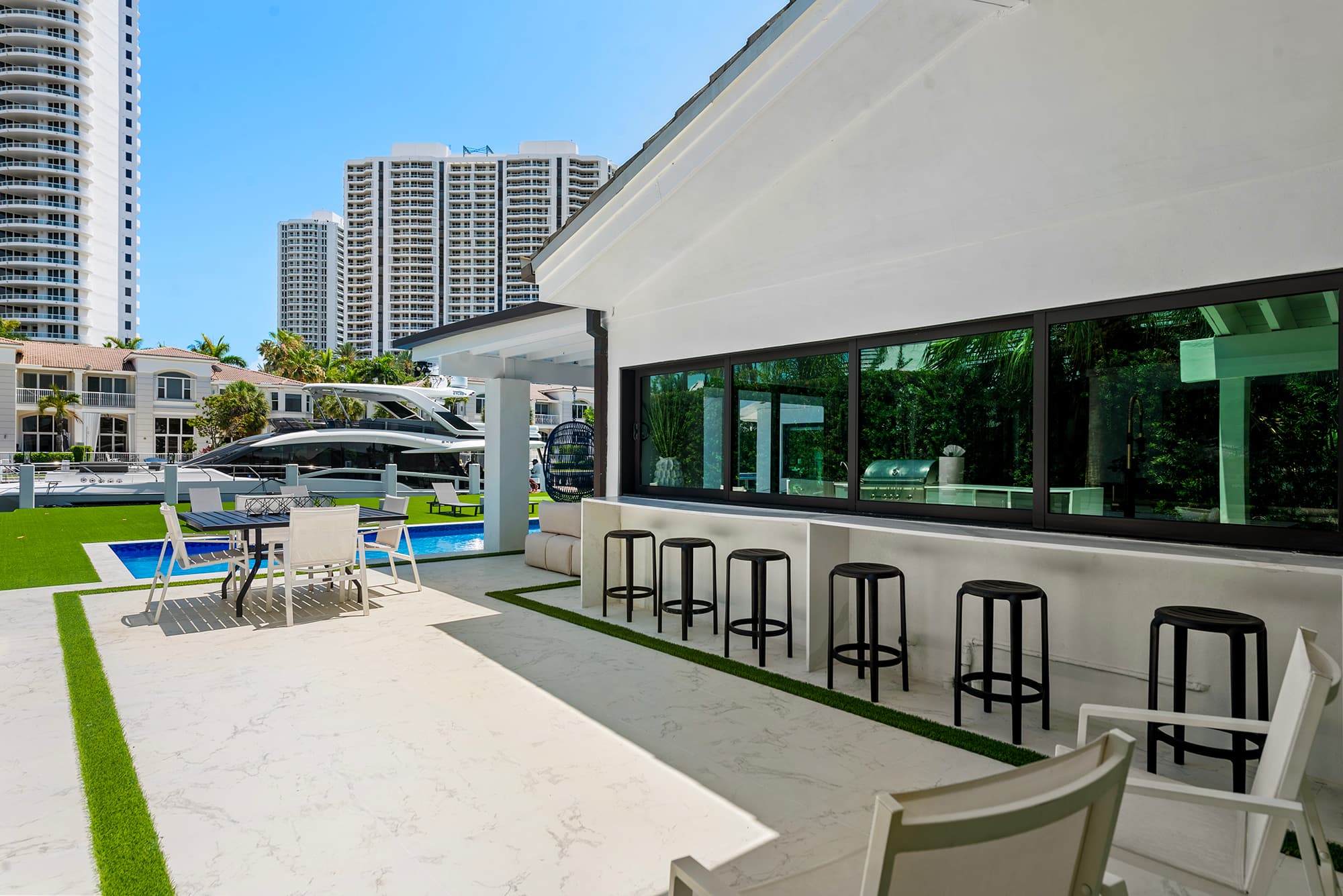 Villa Dorada | Hallandale Beach | Luxe Waterfront Villa with Private Pool photo 9
