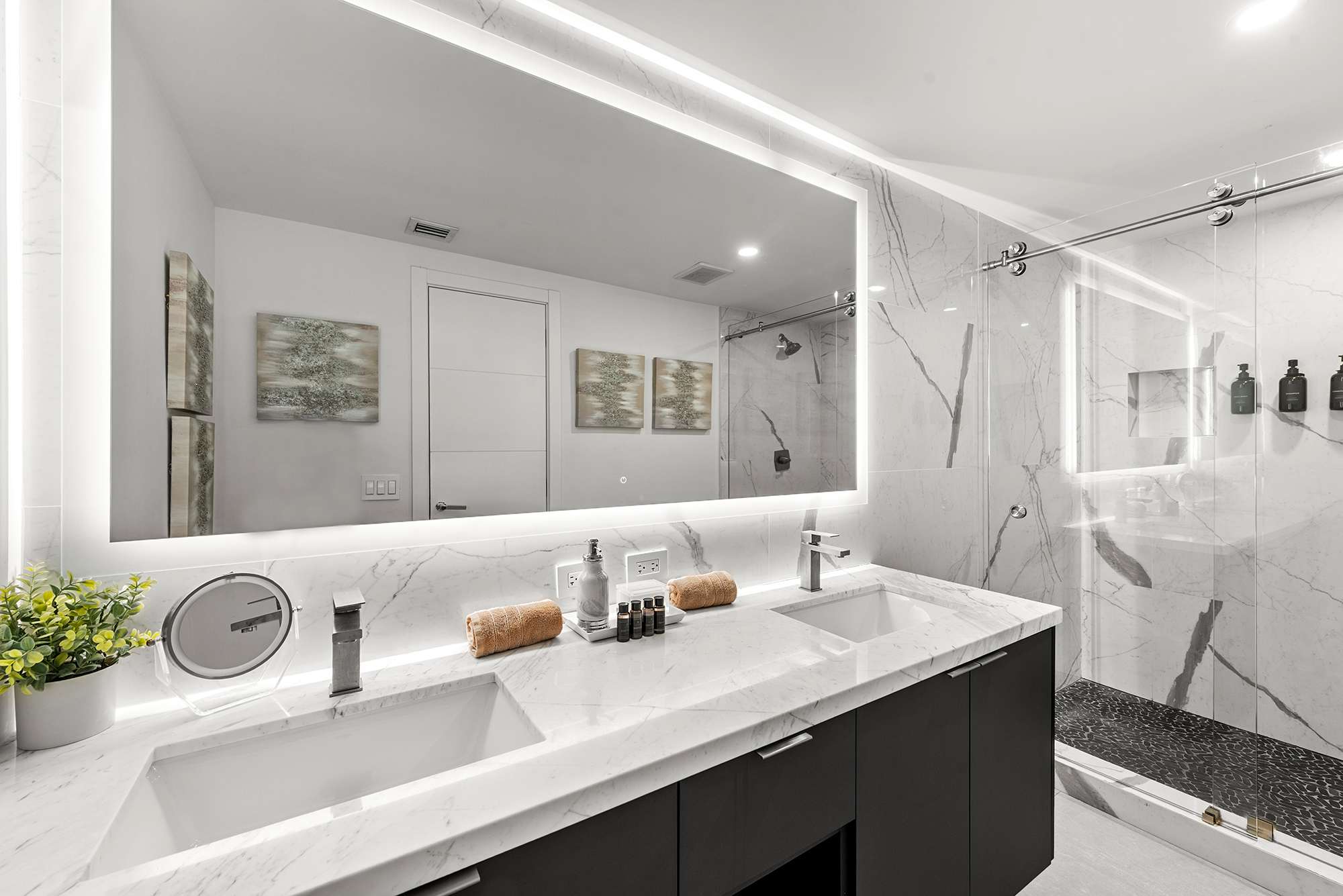 Villa Dorada | Hallandale Beach | Luxe Waterfront Villa with Private Pool photo 24