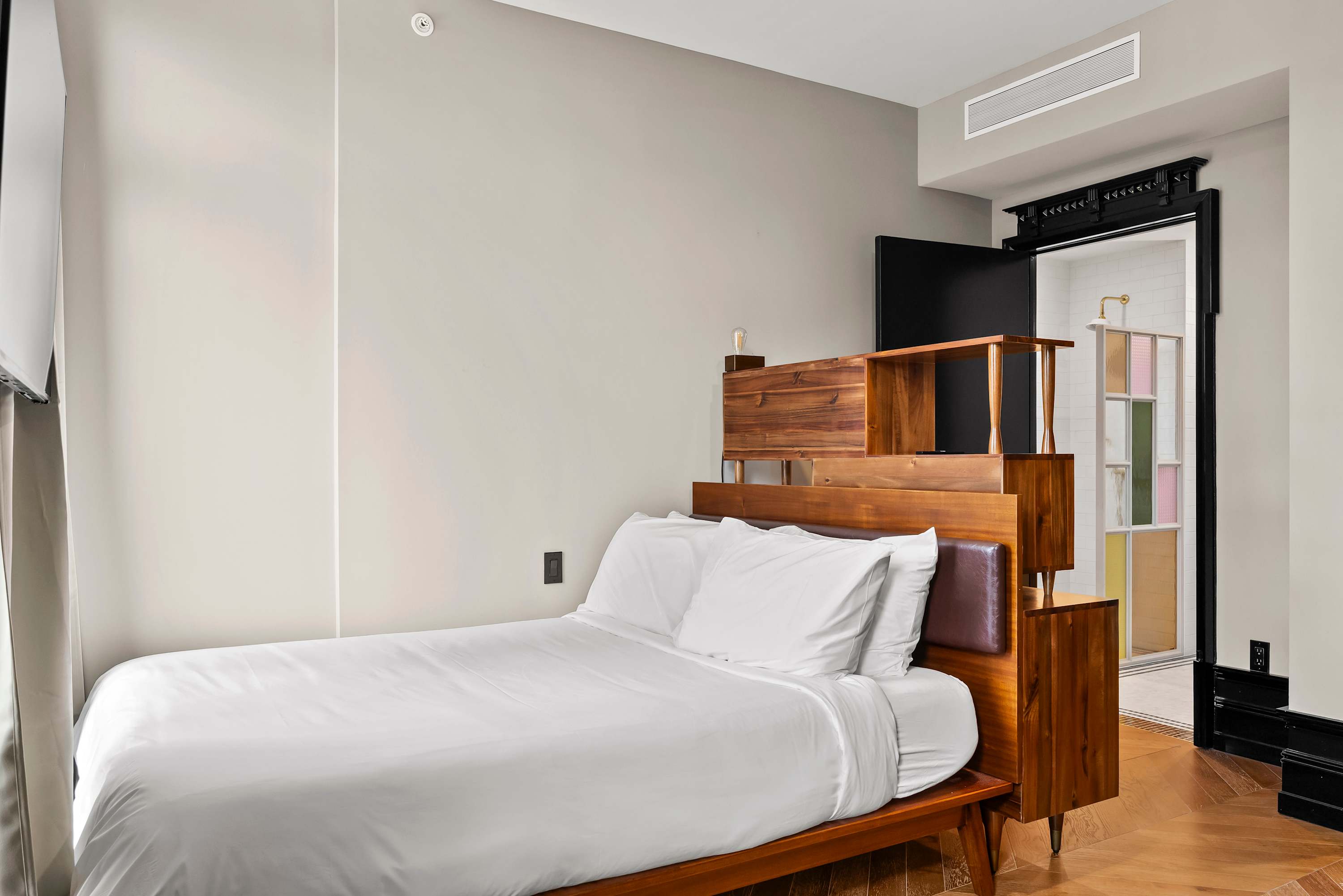 Freeman 801 | Lower East Side | Condo with Shared Amenities photo 9