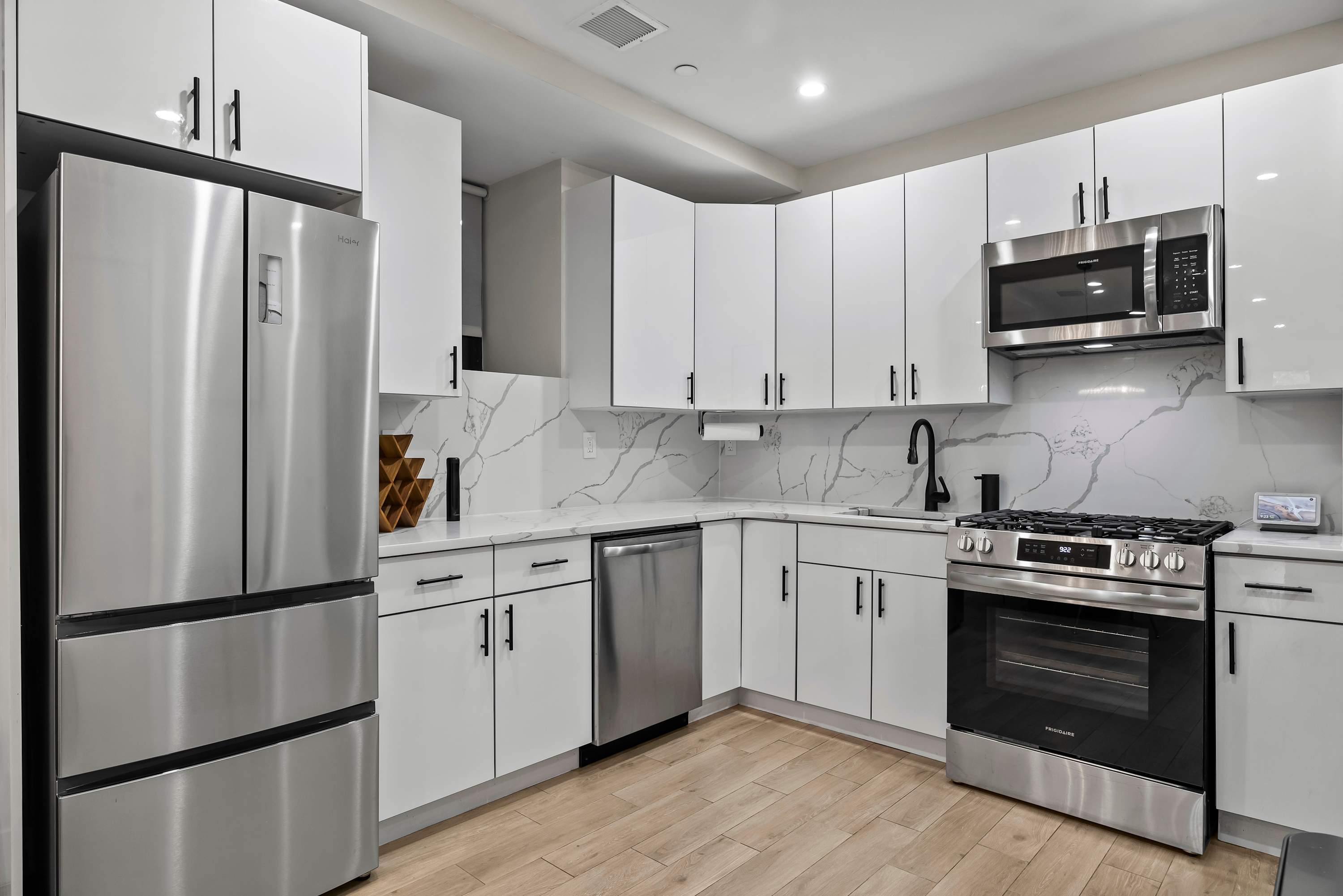 Carroll Court I | Crown Heights | Apartment w/ Private Terrace photo 9