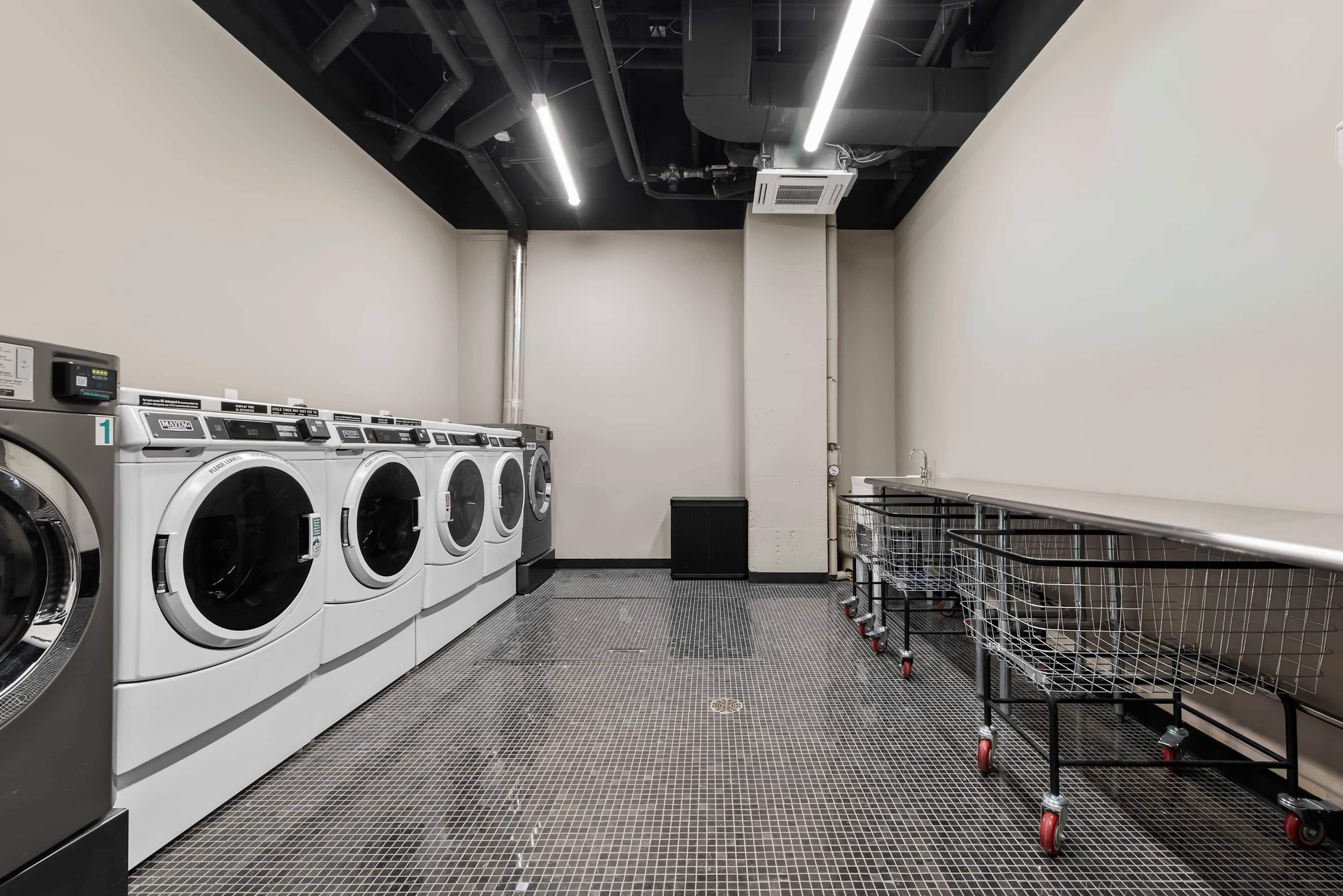 Freeman 401 | Lower East Side | Condo with Shared Amenities photo 23