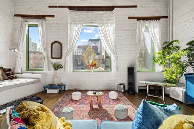 Image of Living space #3