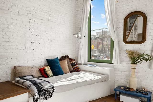 Image of Living space #5