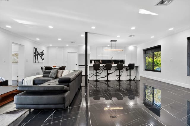 Image of Living space #3