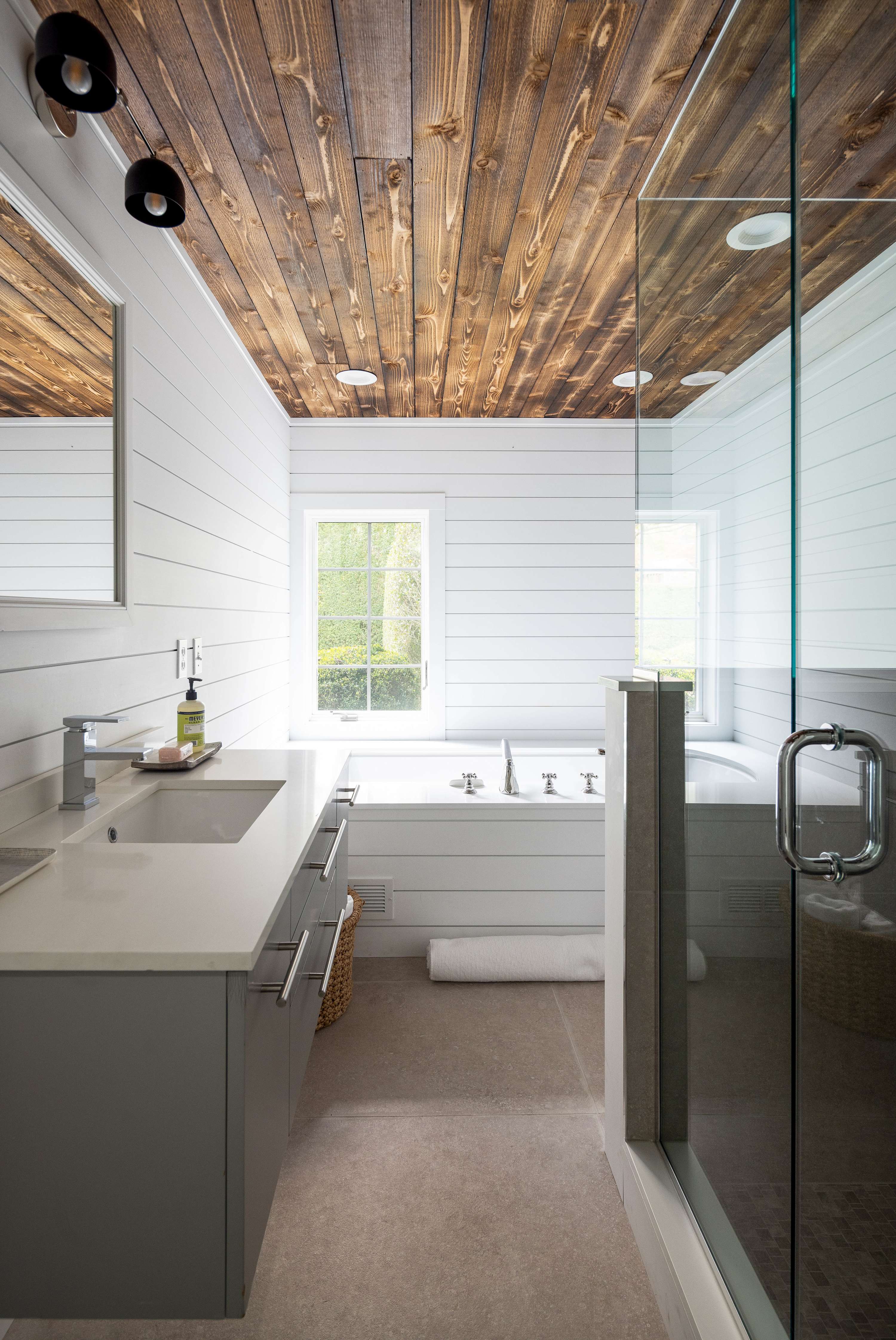 Bridgehaven Estate | Bridgehampton | Renovated Farmhouse w/ Pool photo 18