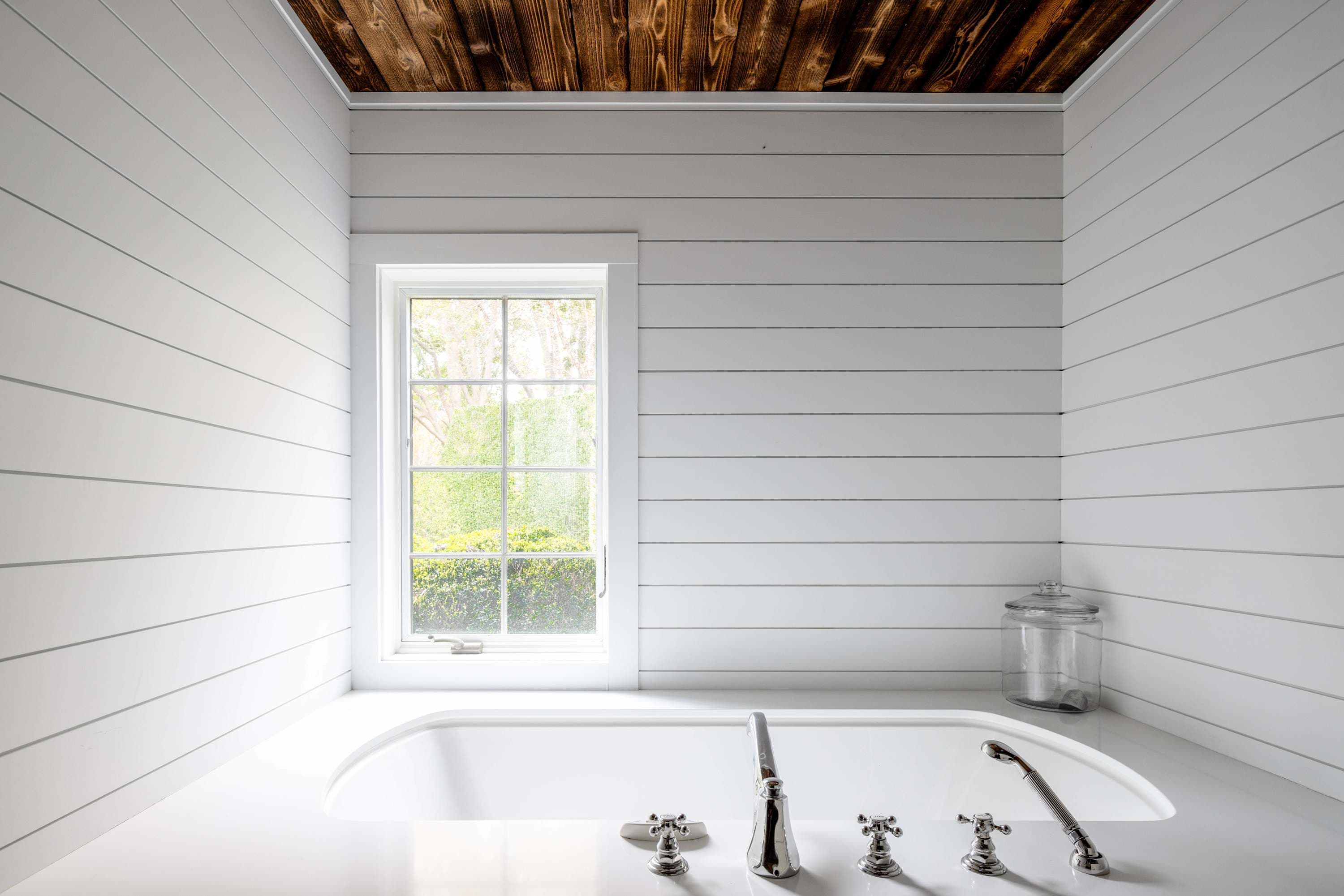 Bridgehaven Estate | Bridgehampton | Renovated Farmhouse w/ Pool photo 19