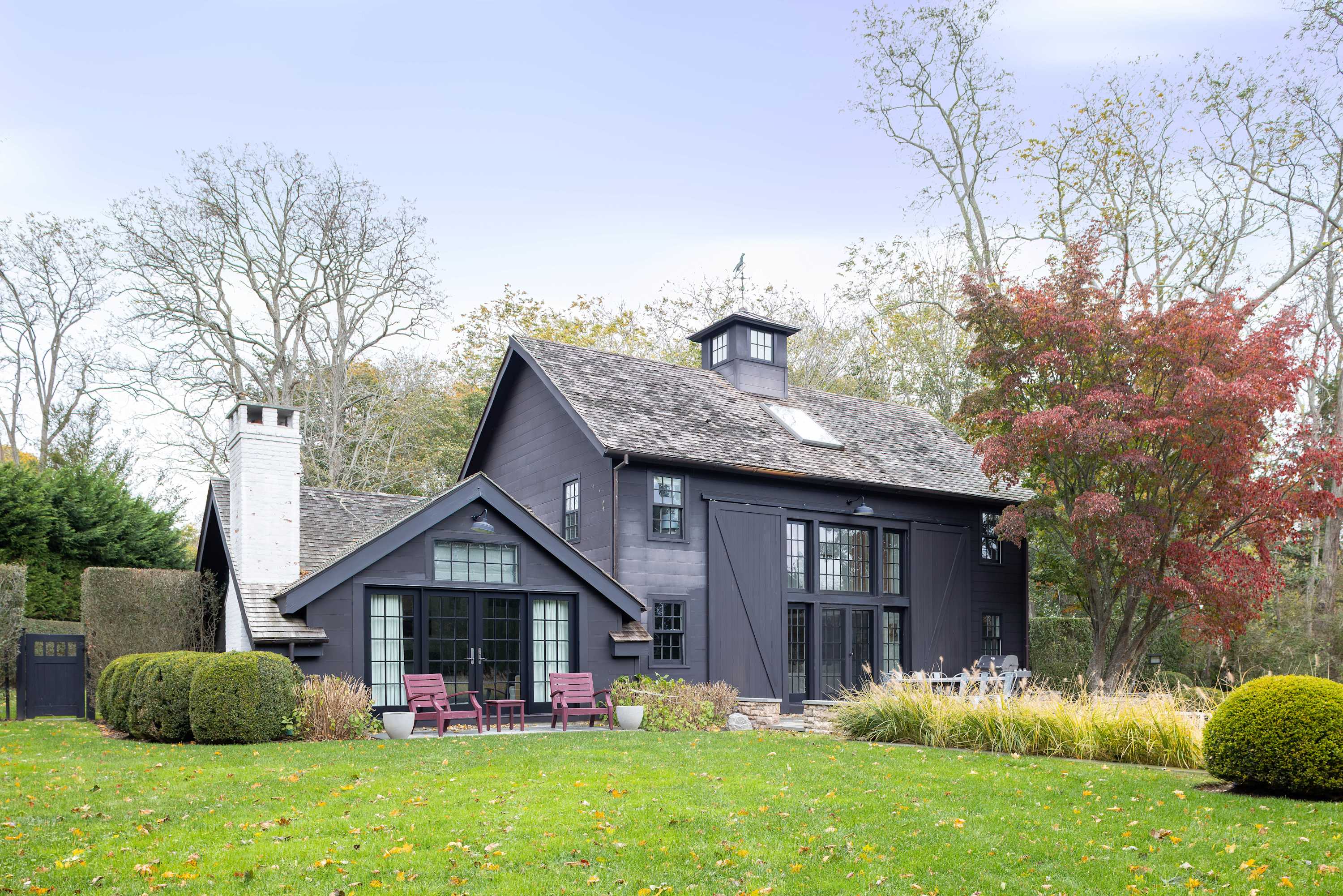 Bridgehaven Estate | Bridgehampton | Renovated Farmhouse w/ Pool photo 5