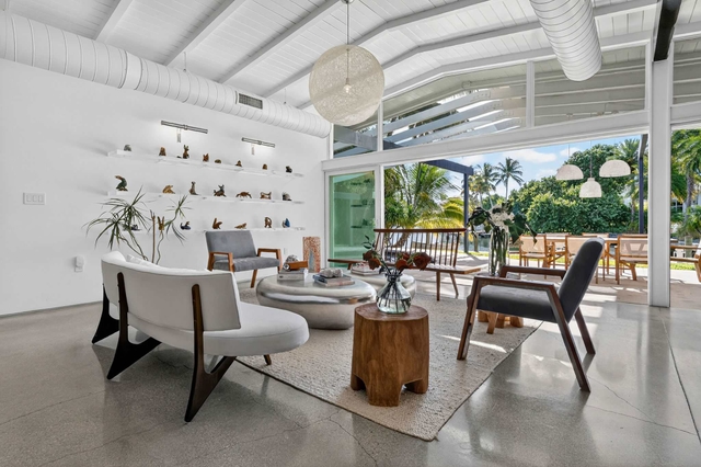 Image of Living space #2