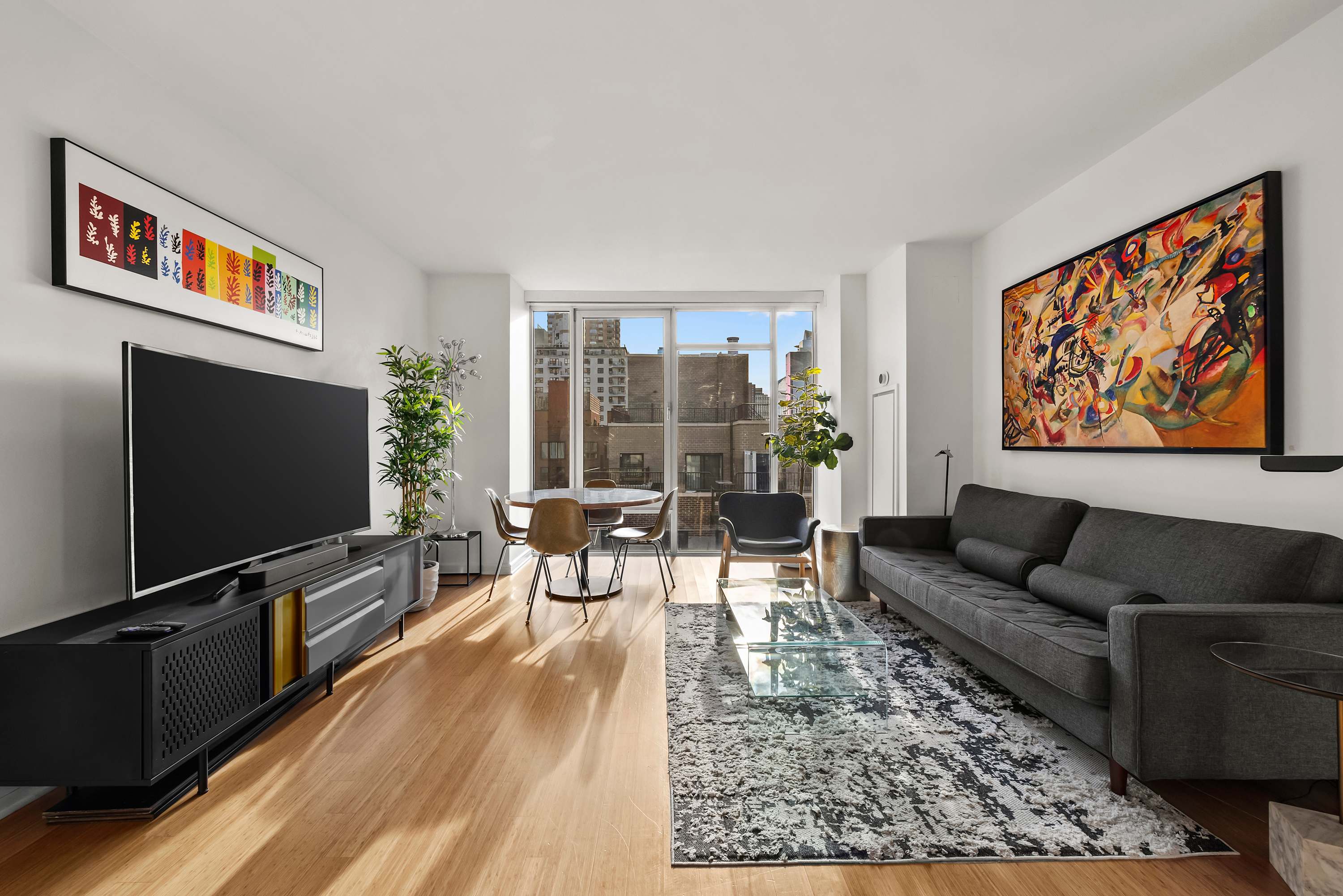 Vesper Court I | Hell’s Kitchen | Penthouse with Private Roof Terrace & Jacuzzi photo 6