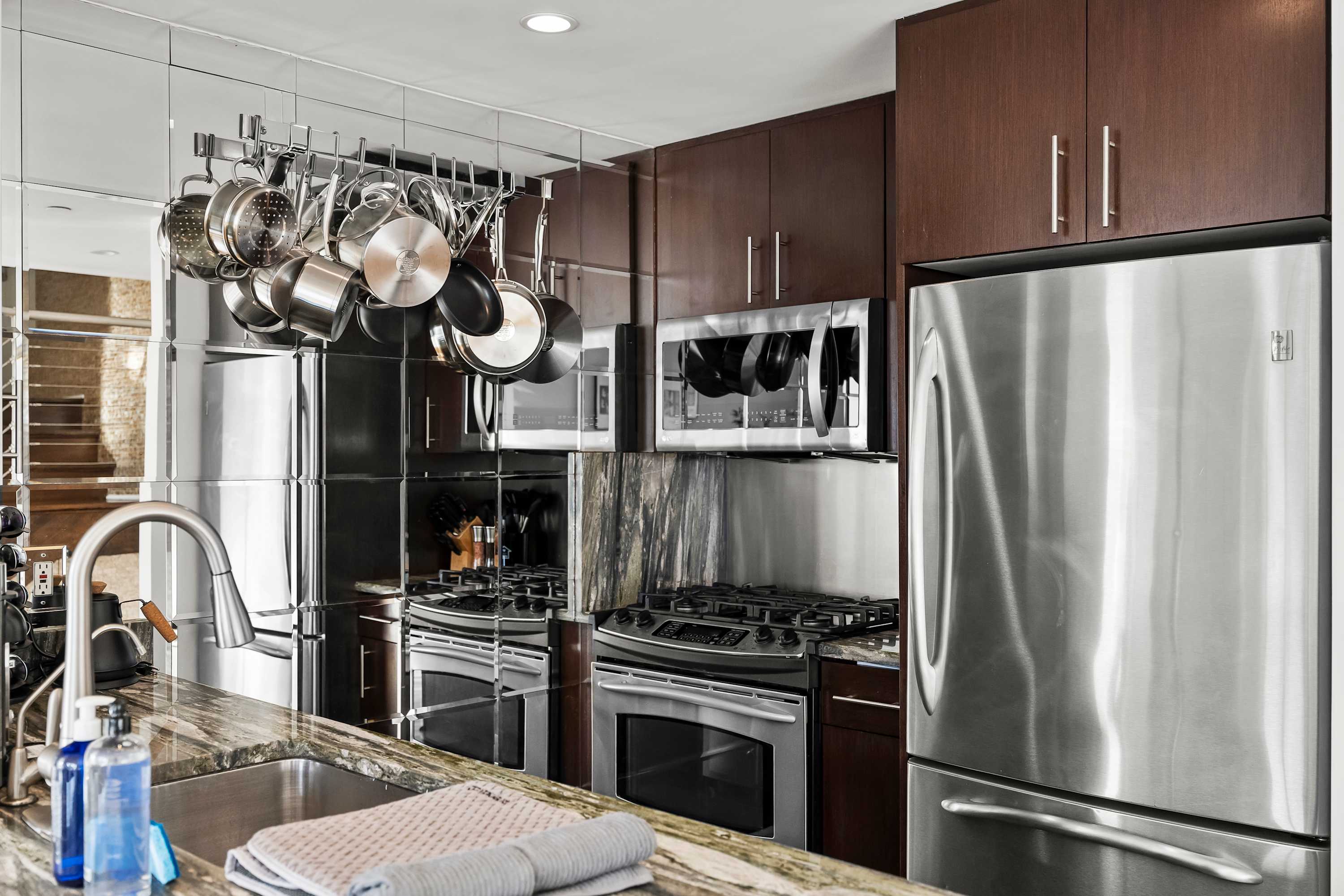 Vesper Court I | Hell’s Kitchen | Penthouse with Private Roof Terrace & Jacuzzi photo 11