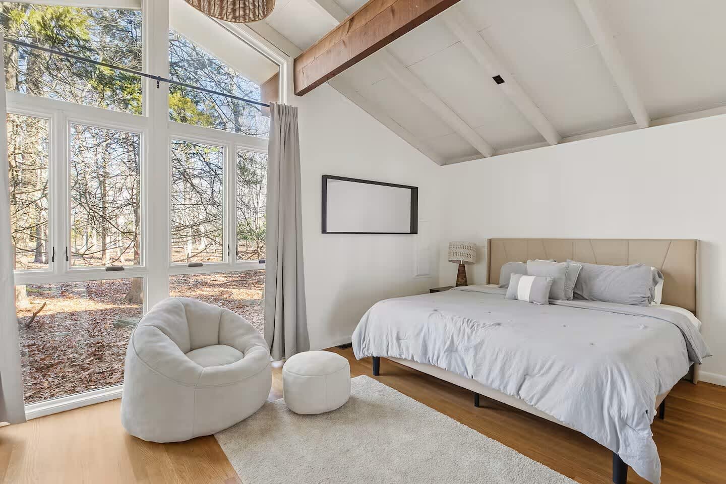 Pines Estate | East Hampton | Prestige Home with Pool and Garden photo 3