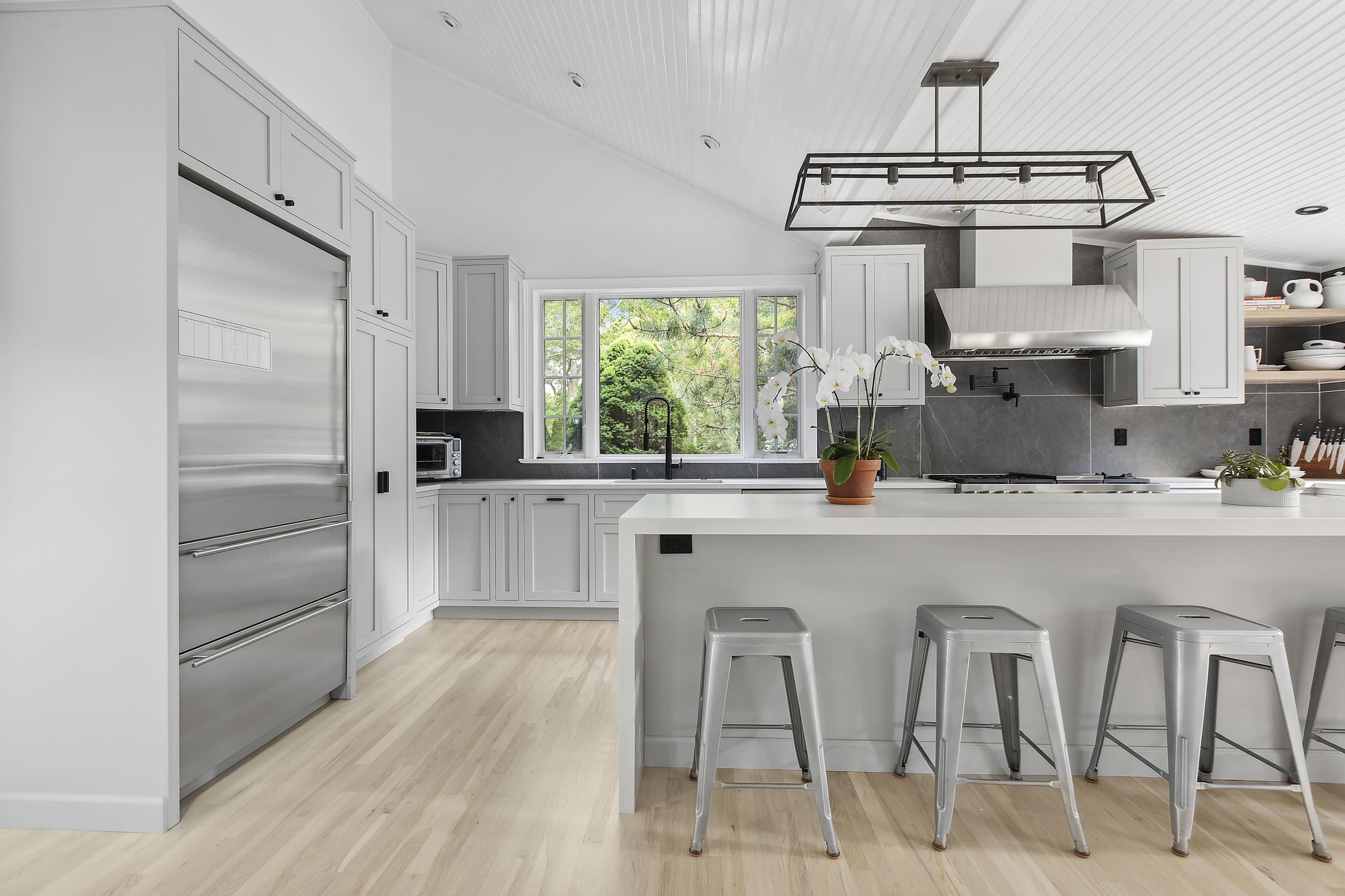 Wainscott Woods | Wainscott | Luxe Estate with Pool & Tennis photo 14