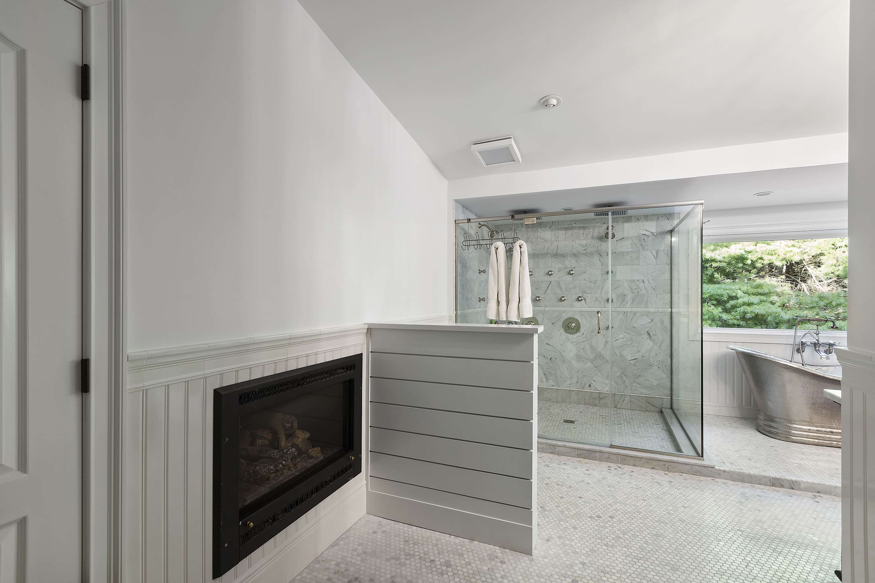 Wainscott Woods | Wainscott | Luxe Estate with Pool & Tennis photo 21