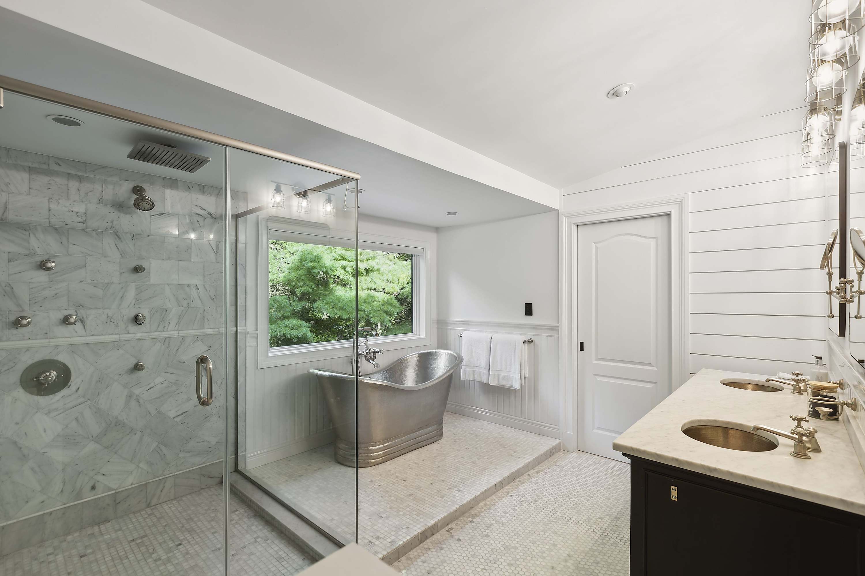 Wainscott Woods | Wainscott | Luxe Estate with Pool & Tennis photo 19