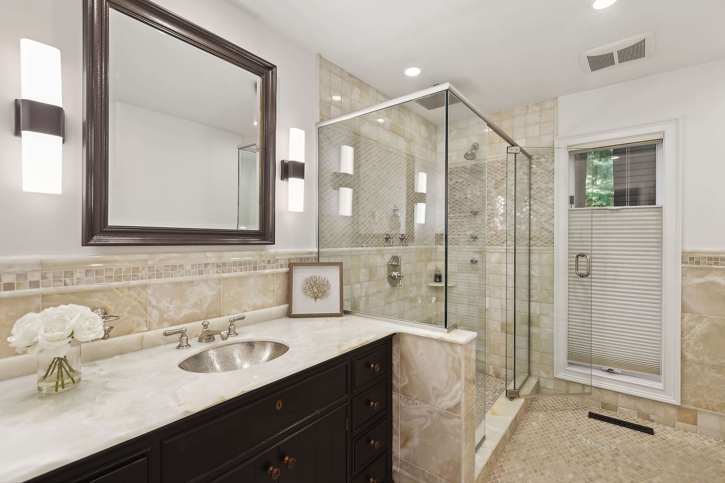 Wainscott Woods | Wainscott | Luxe Estate with Pool & Tennis photo 24