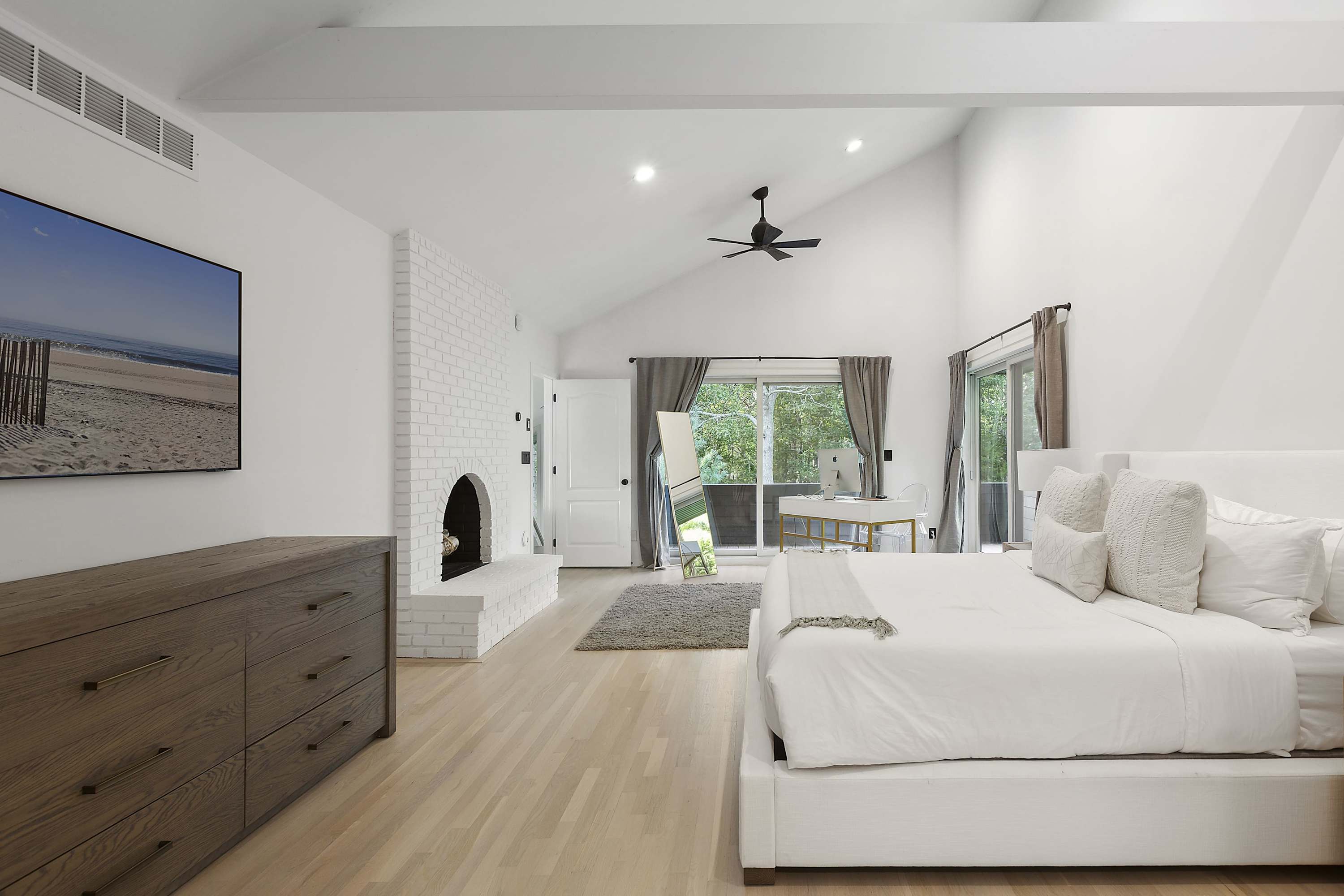 Wainscott Woods | Wainscott | Luxe Estate with Pool & Tennis photo 26