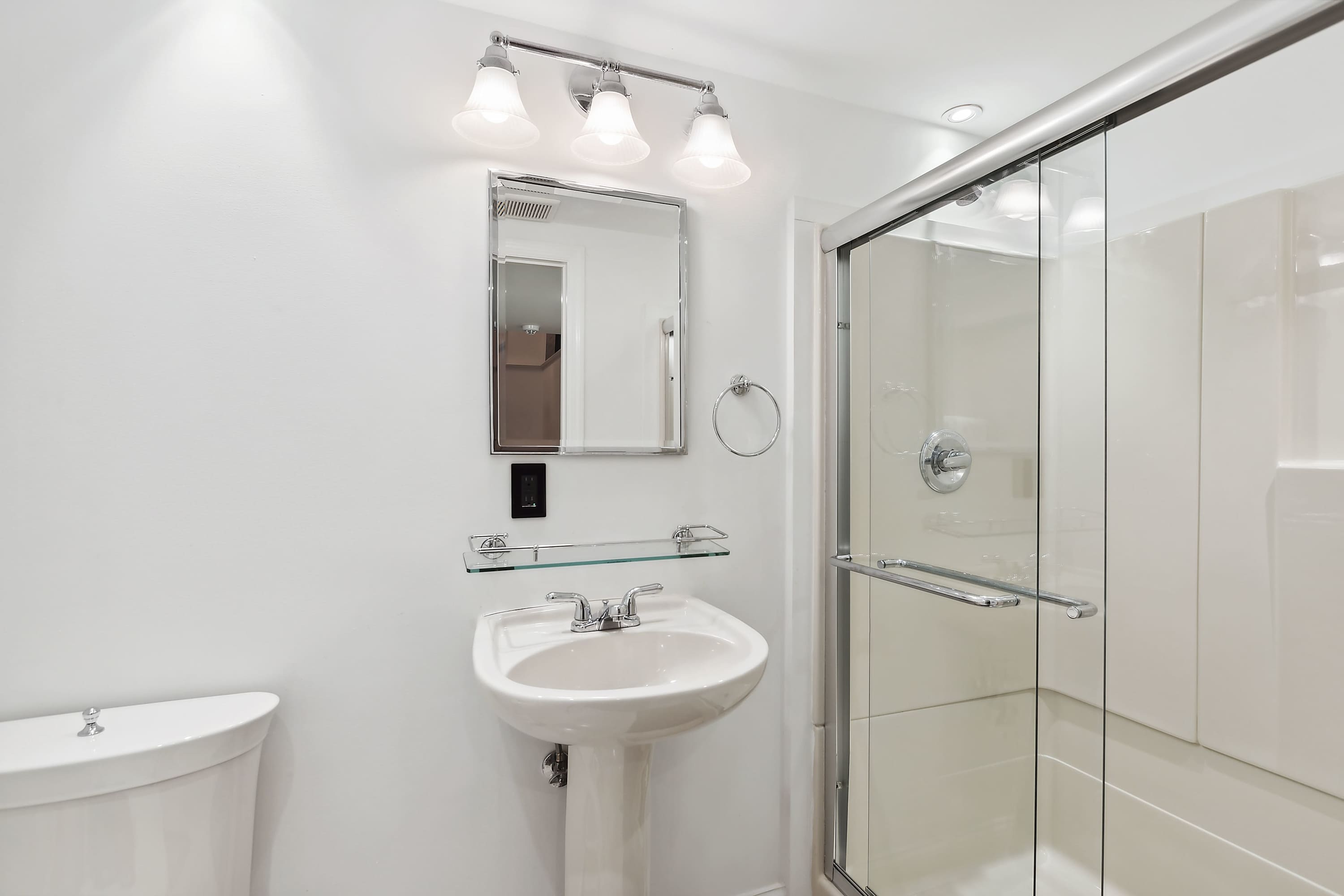 Wainscott Woods | Wainscott | Luxe Estate with Pool & Tennis photo 38