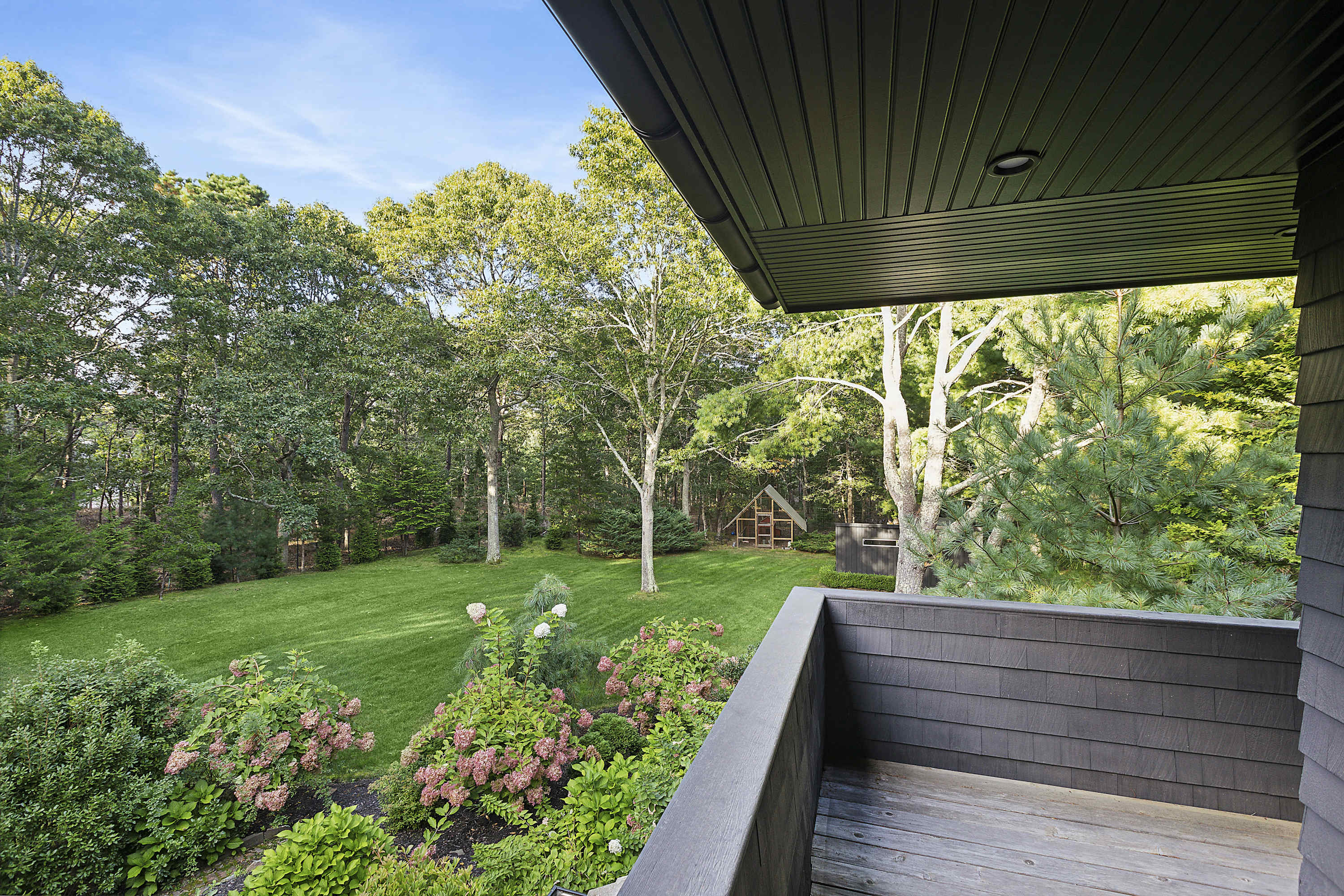 Wainscott Woods | Wainscott | Luxe Estate with Pool & Tennis photo 40