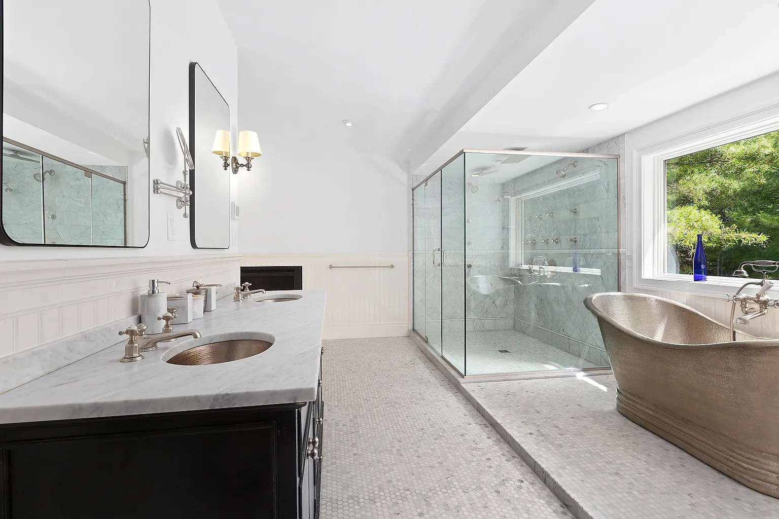 Wainscott Woods | Wainscott | Luxe Estate with Pool & Tennis photo 20