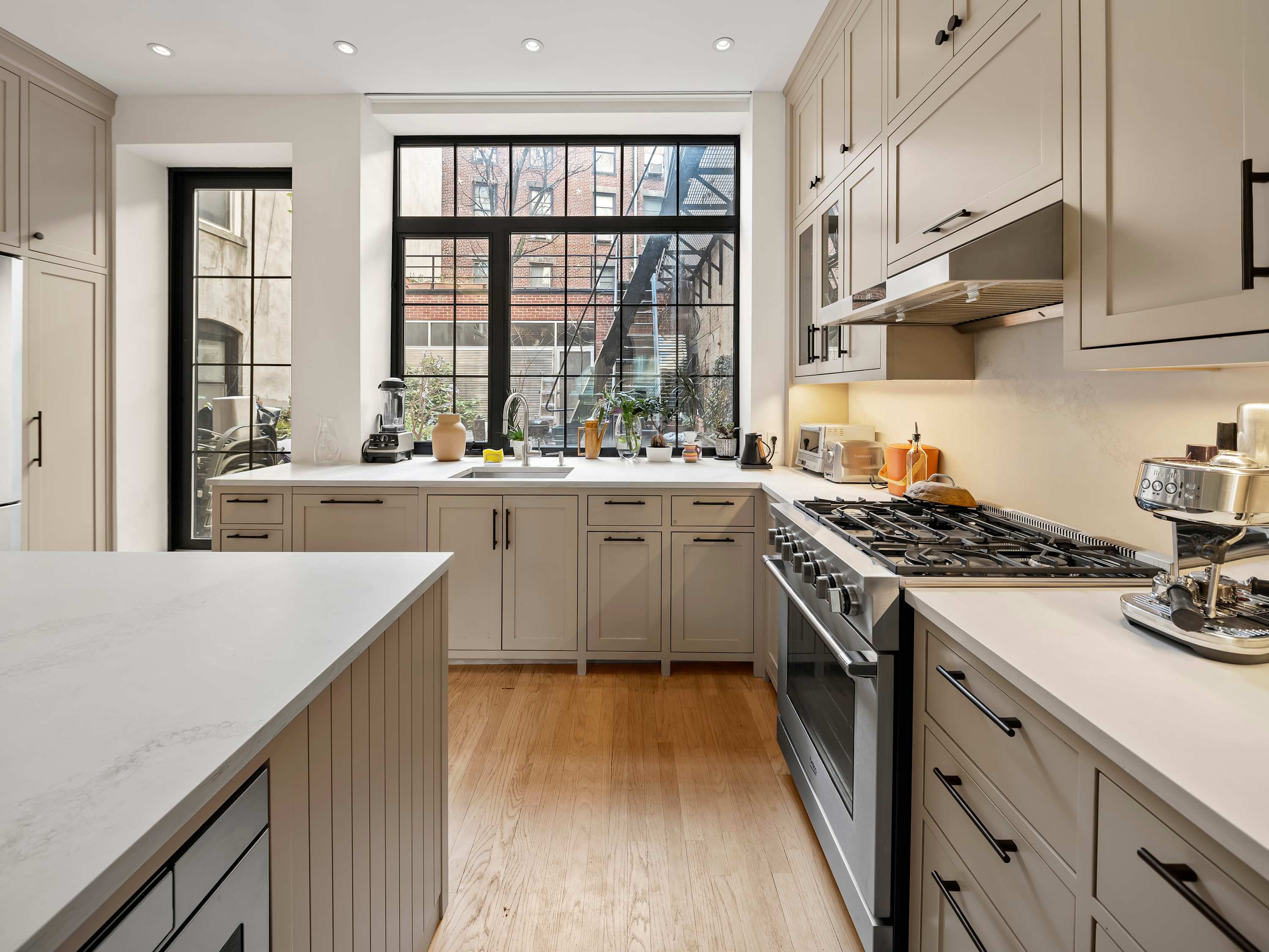 Bond Place | NoHo | Duplex with Private Terrace photo 12