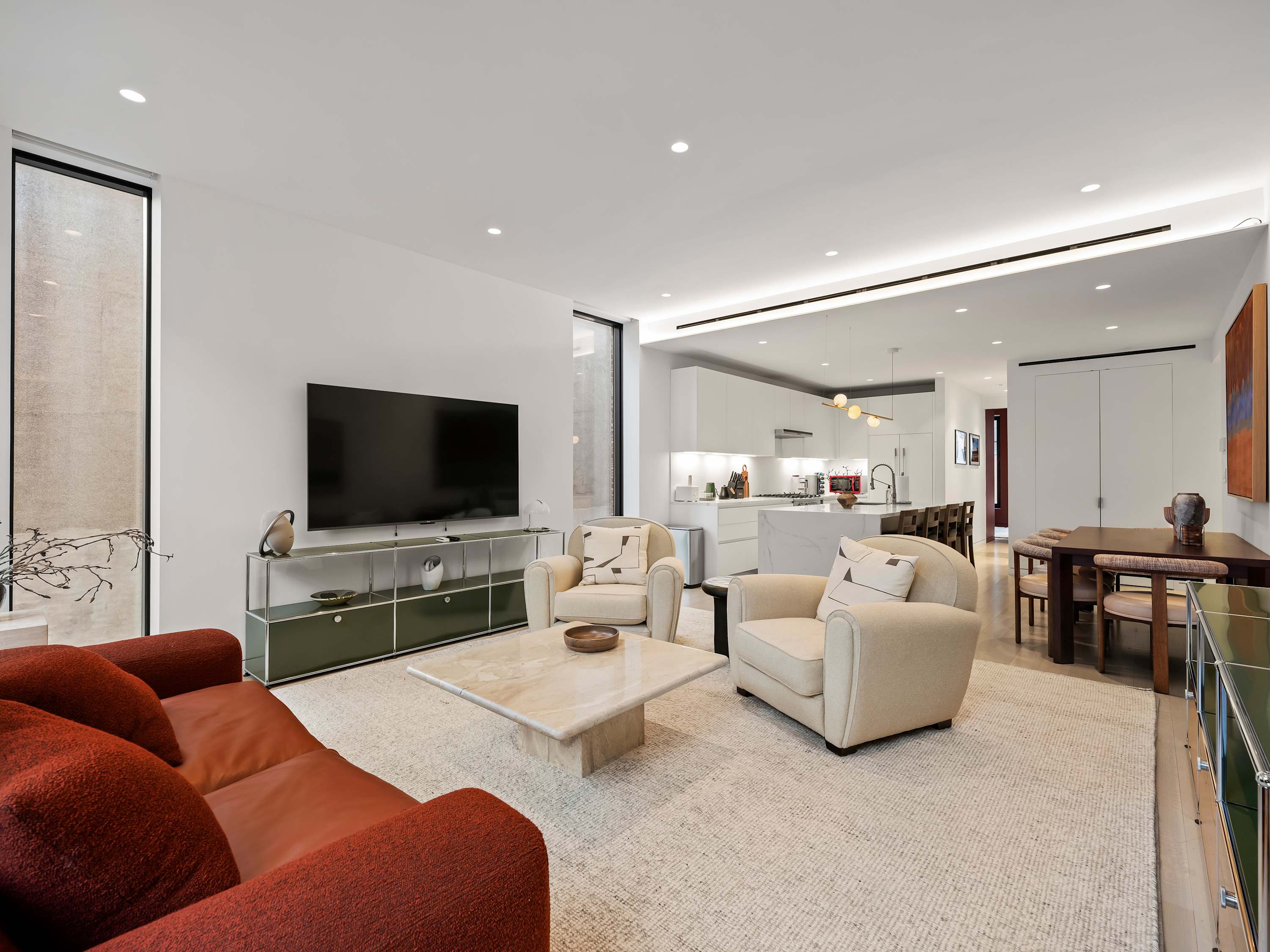 Westmont | Hell's Kitchen | Timeless Midtown Modern Apartment photo 6