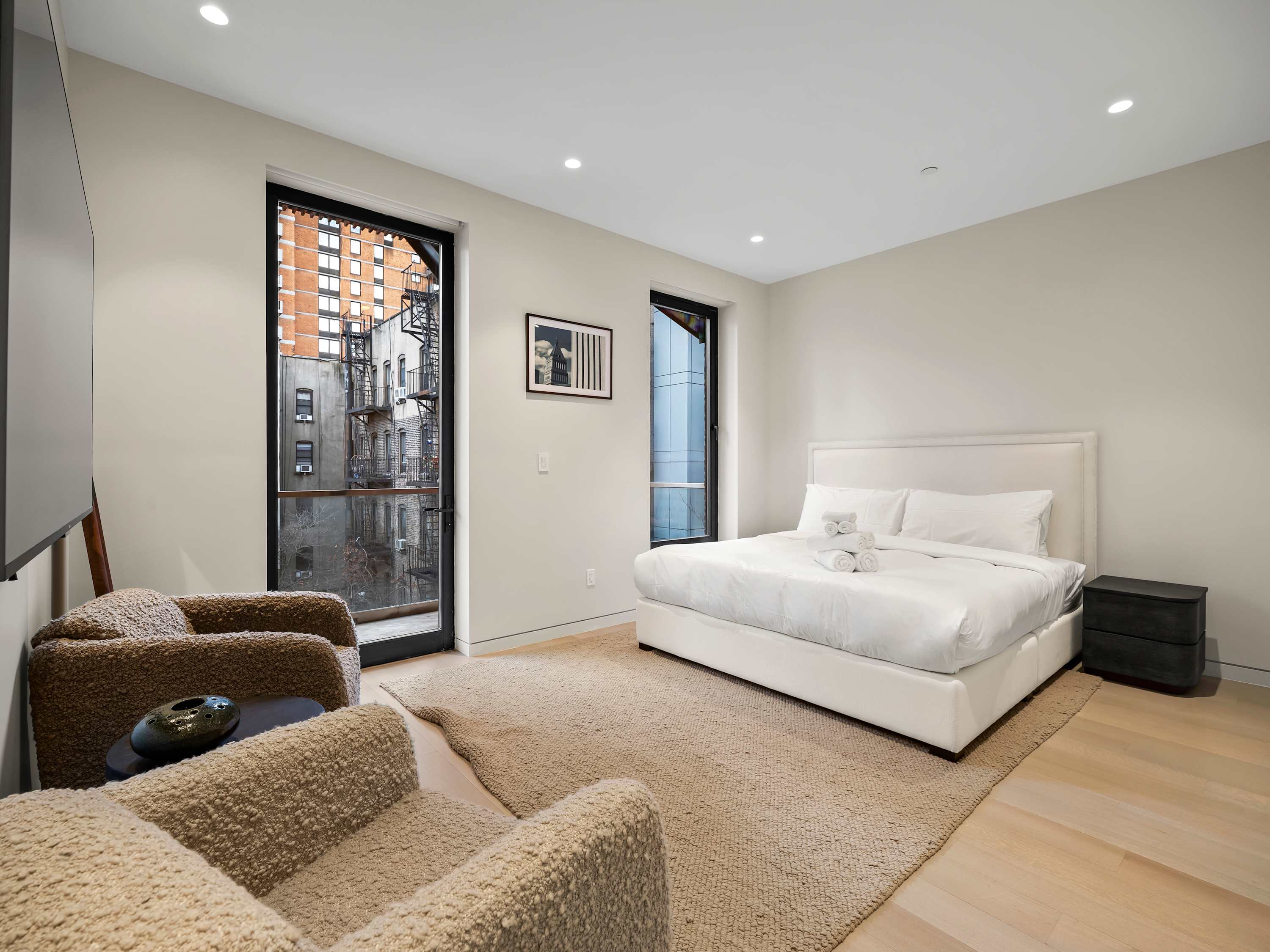 Westmont | Hell's Kitchen | Timeless Midtown Modern Apartment photo 11