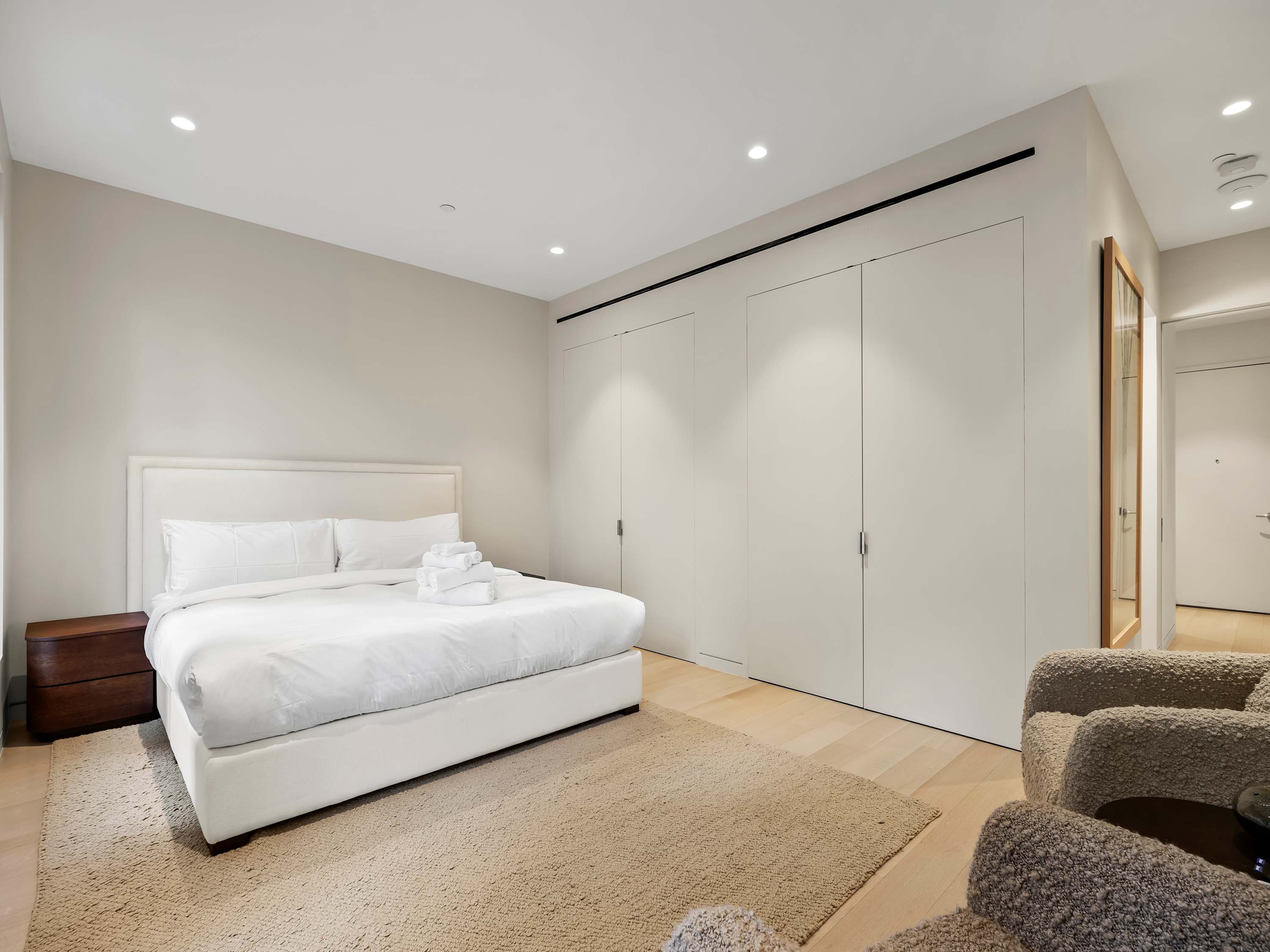 Westmont | Hell's Kitchen | Timeless Midtown Modern Apartment photo 12