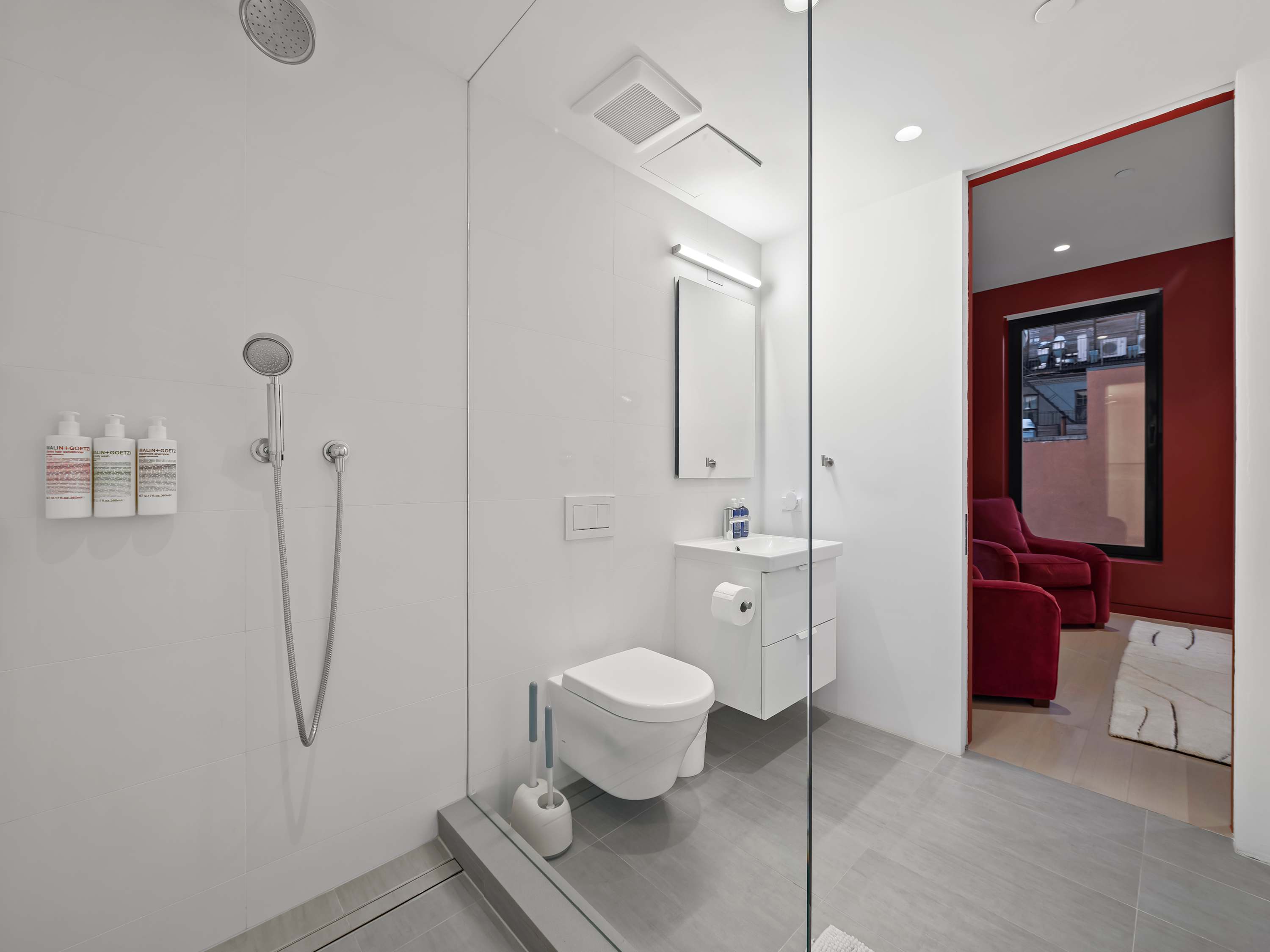 Westmont | Hell's Kitchen | Timeless Midtown Modern Apartment photo 25