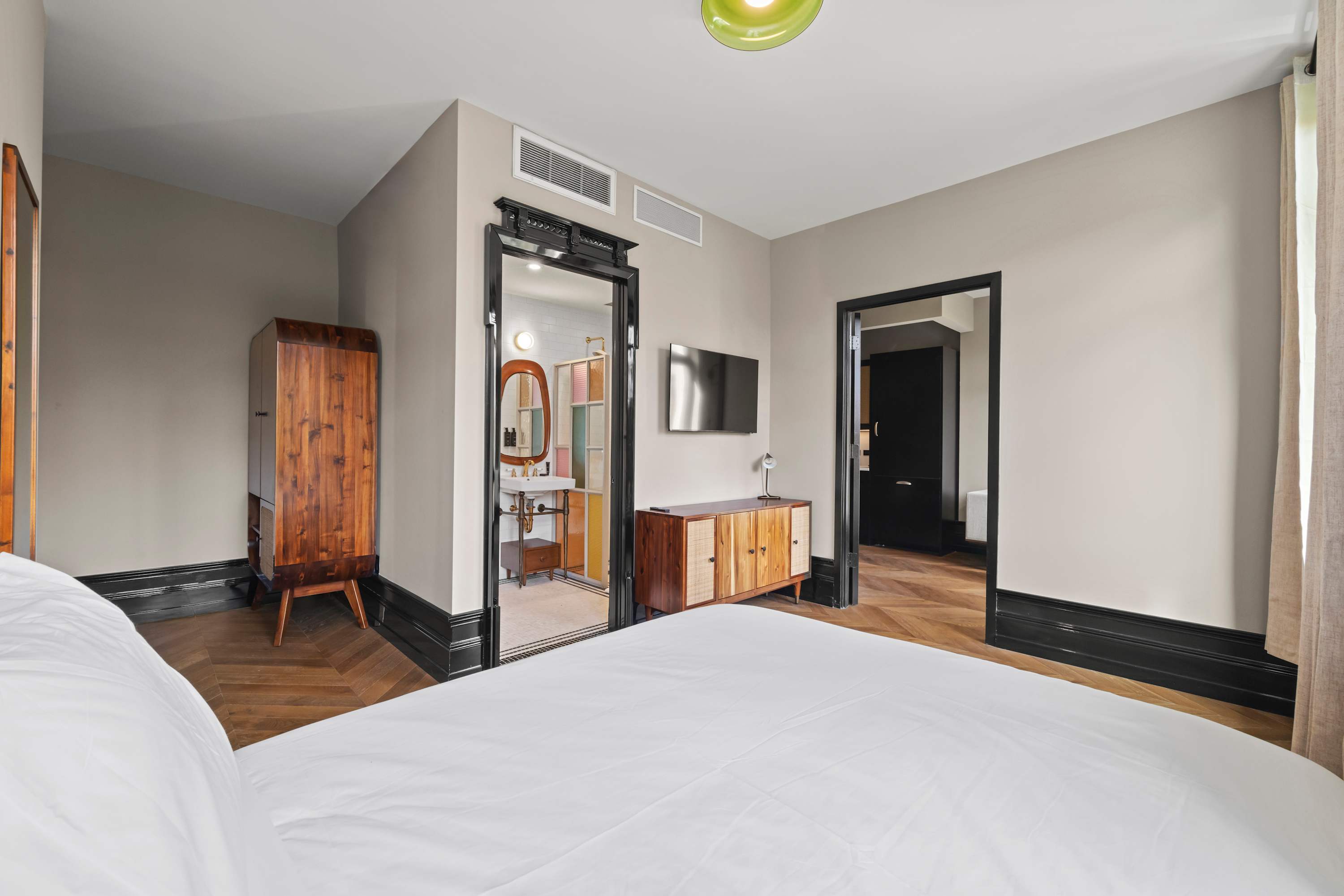 Freeman 403 | Lower East Side | Condo with Shared Amenities photo 15