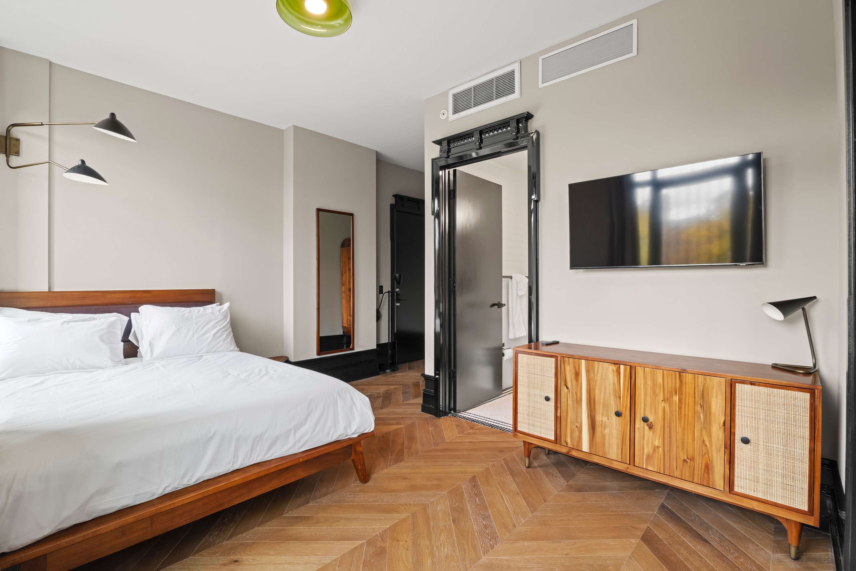 Freeman 403 | Lower East Side | Condo with Shared Amenities photo 14