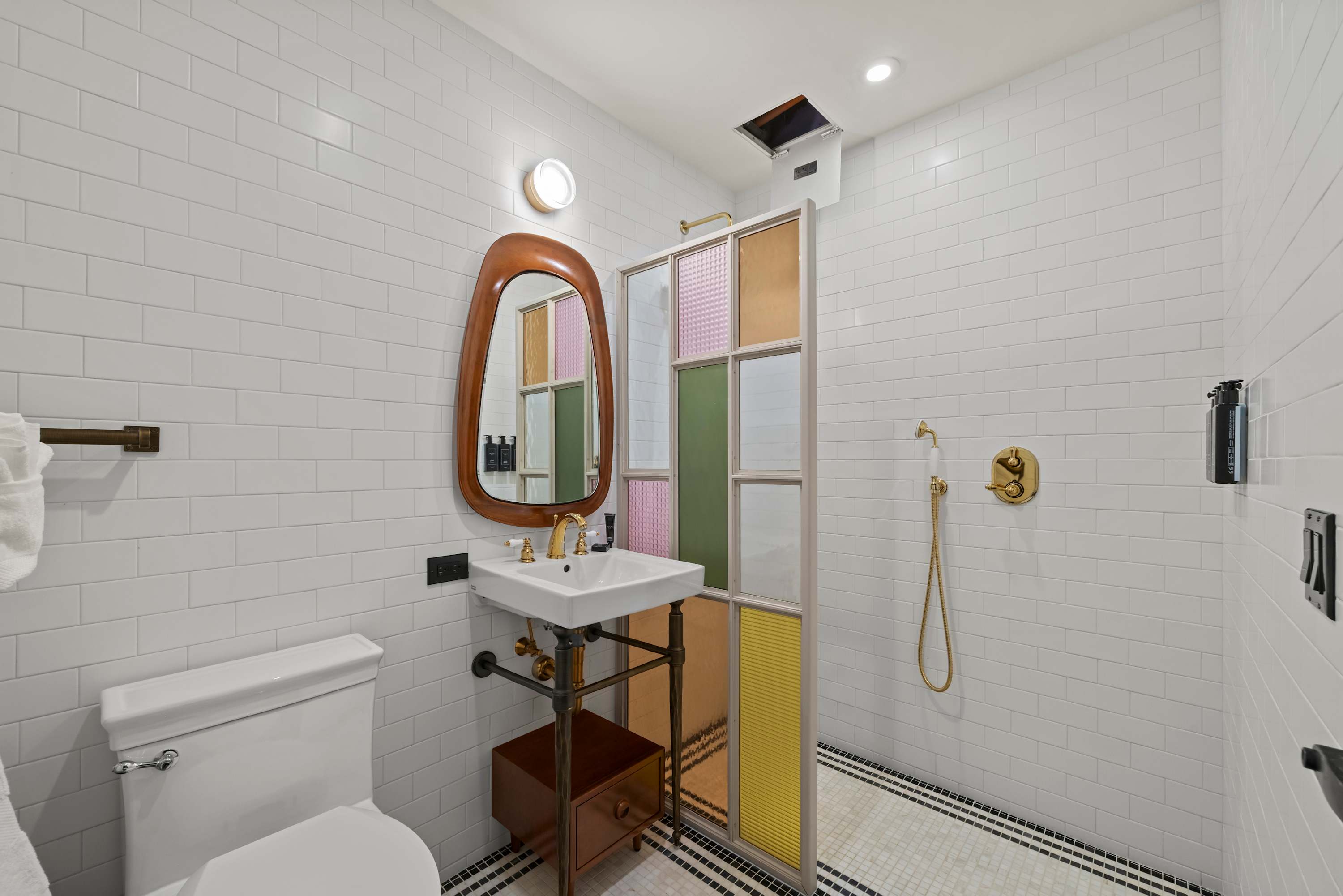 Freeman 403 | Lower East Side | Condo with Shared Amenities photo 16