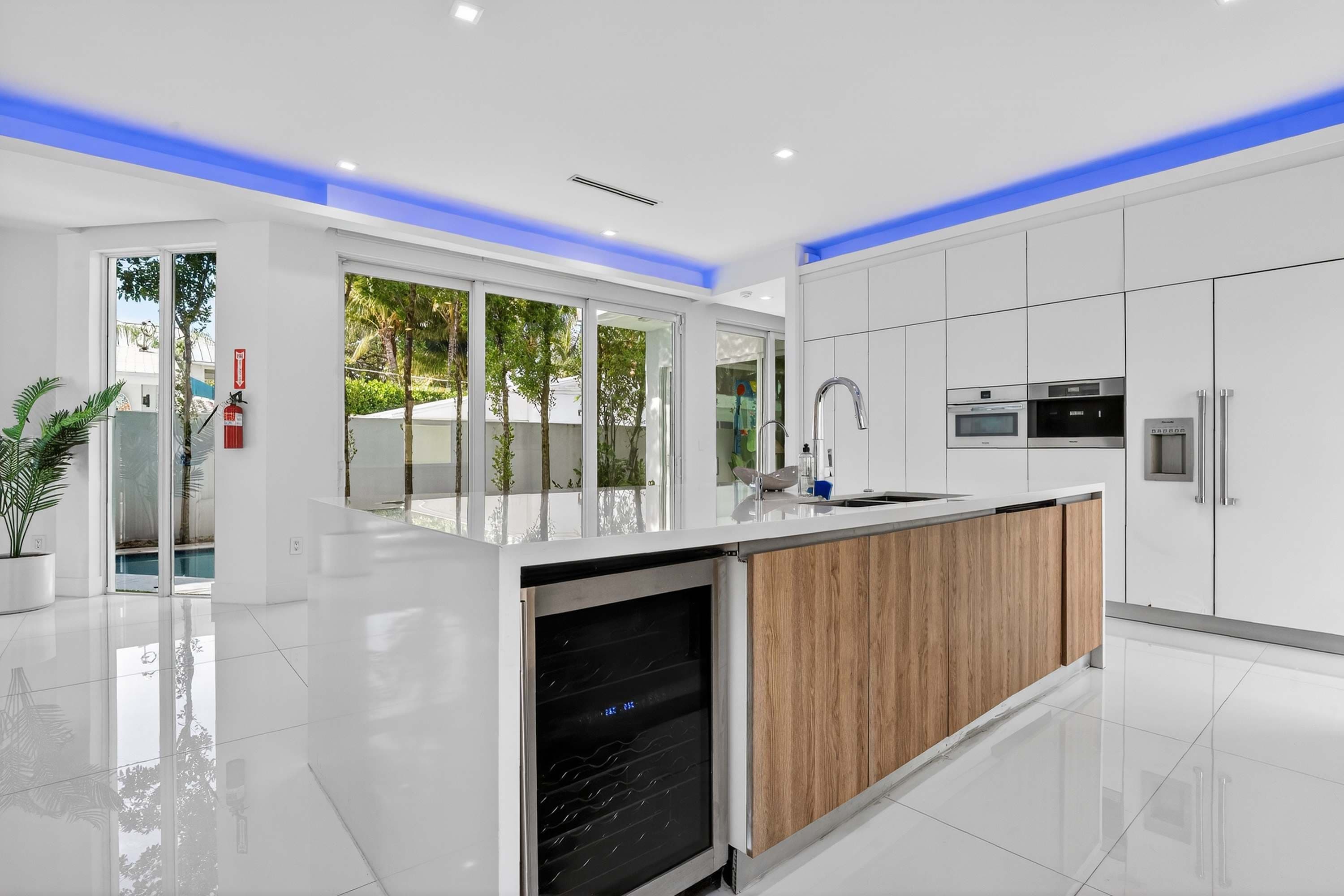 Villa Solara | Fort Lauderdale | Home with Pool and Private Balcony photo 12