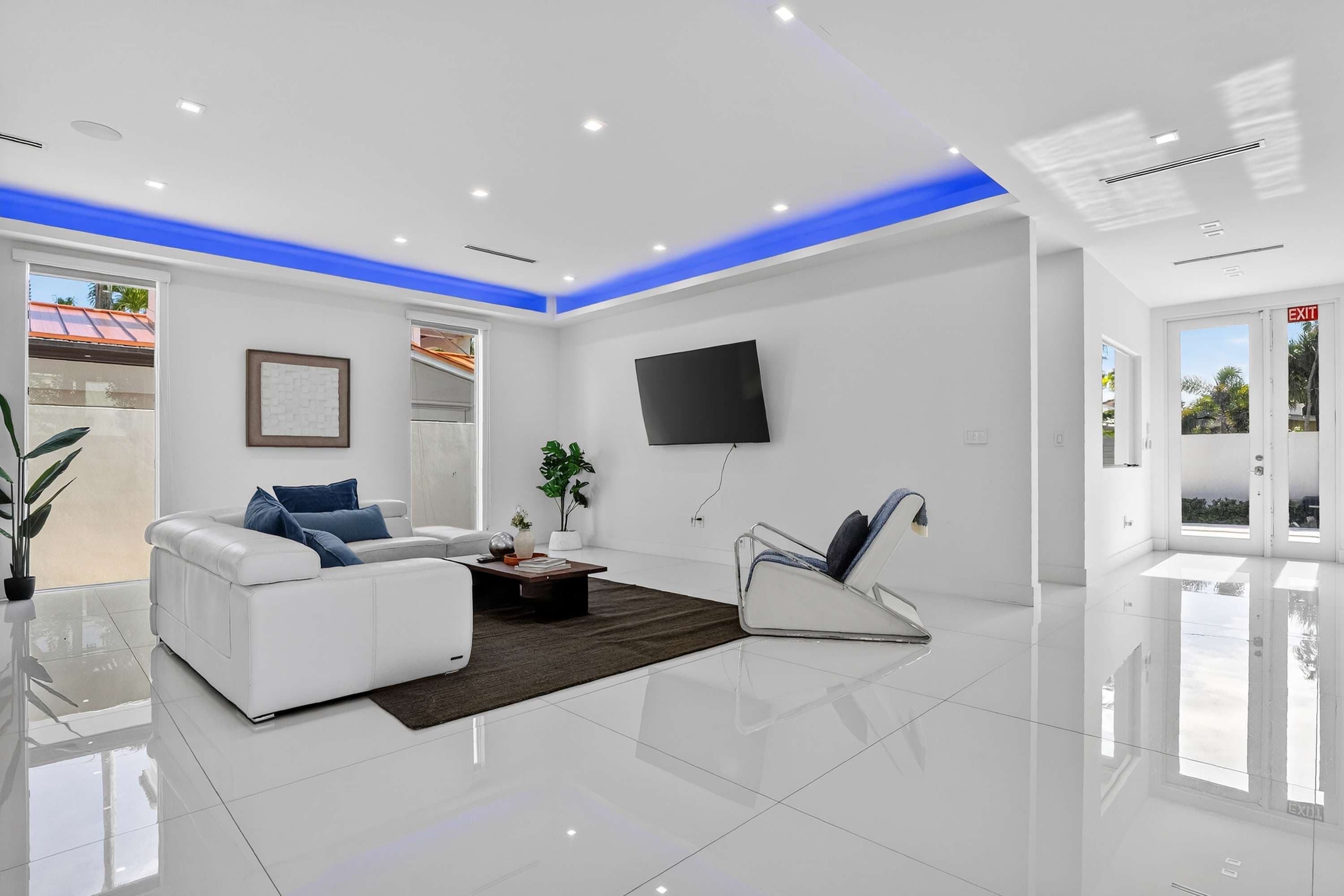 Villa Solara | Fort Lauderdale | Home with Pool and Private Balcony photo 14