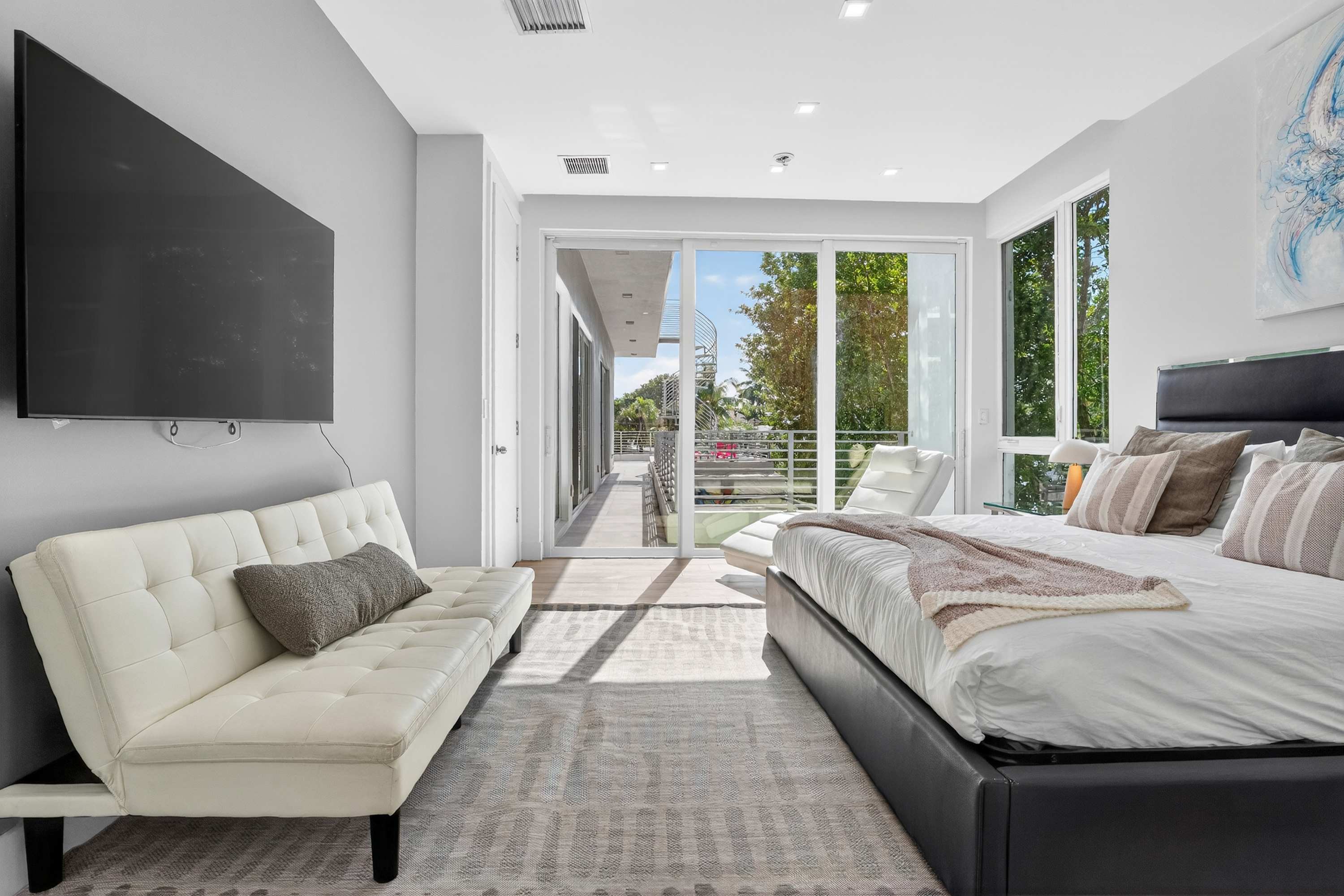 Villa Solara | Fort Lauderdale | Home with Pool and Private Balcony photo 37