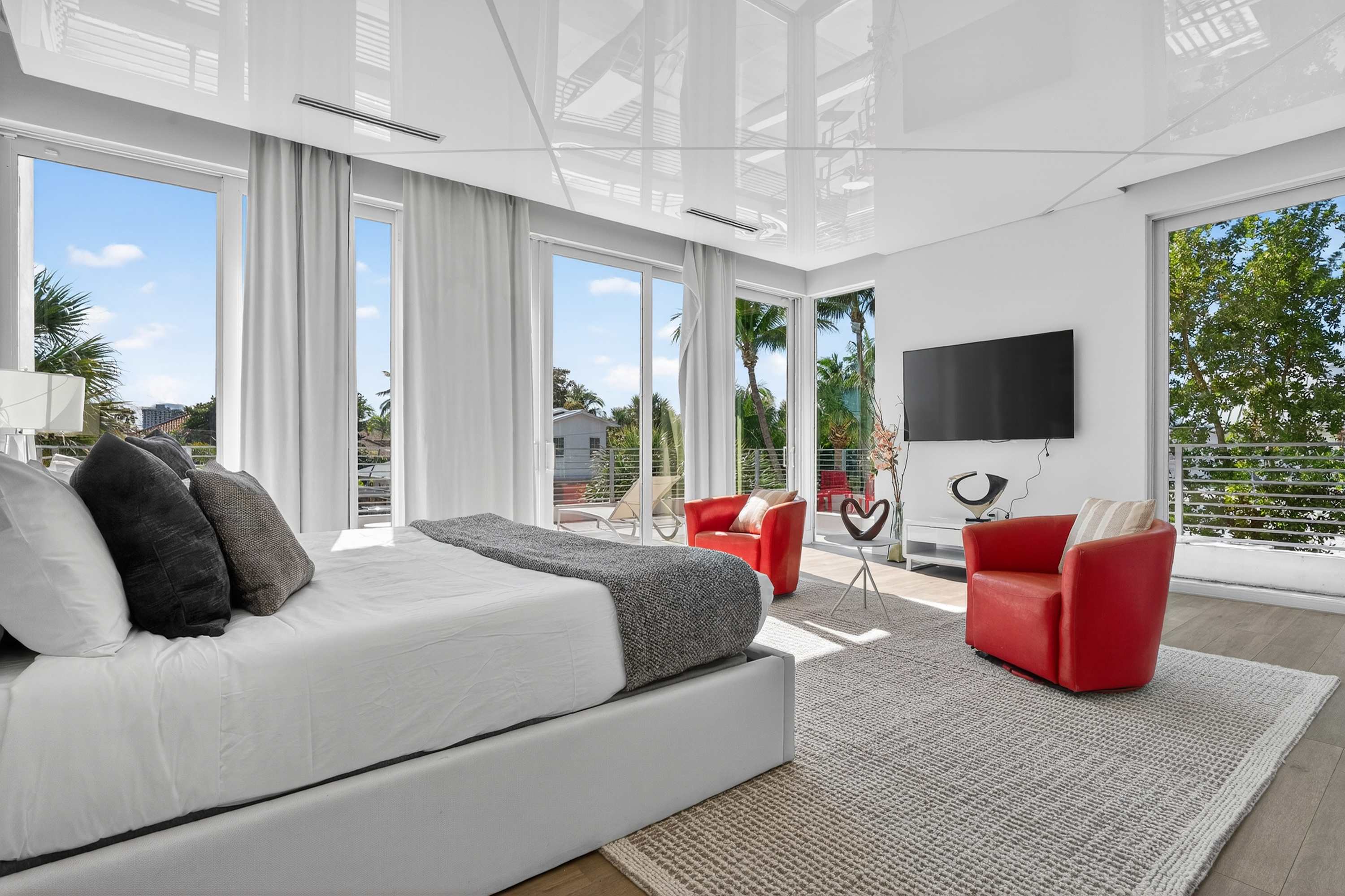 Villa Solara | Fort Lauderdale | Home with Pool and Private Balcony photo 39