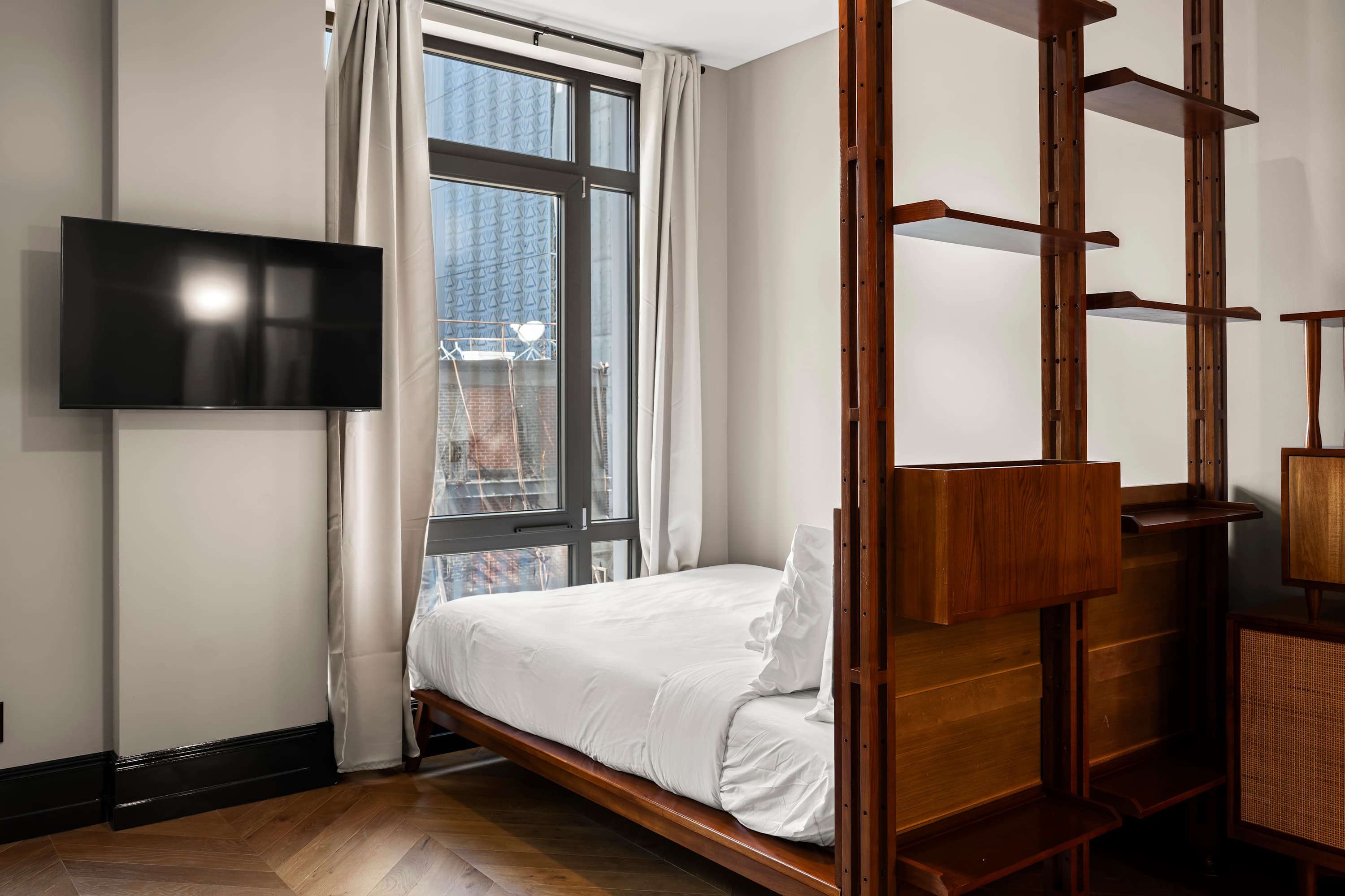 Freeman 401 | Lower East Side | Condo with Shared Amenities photo 7