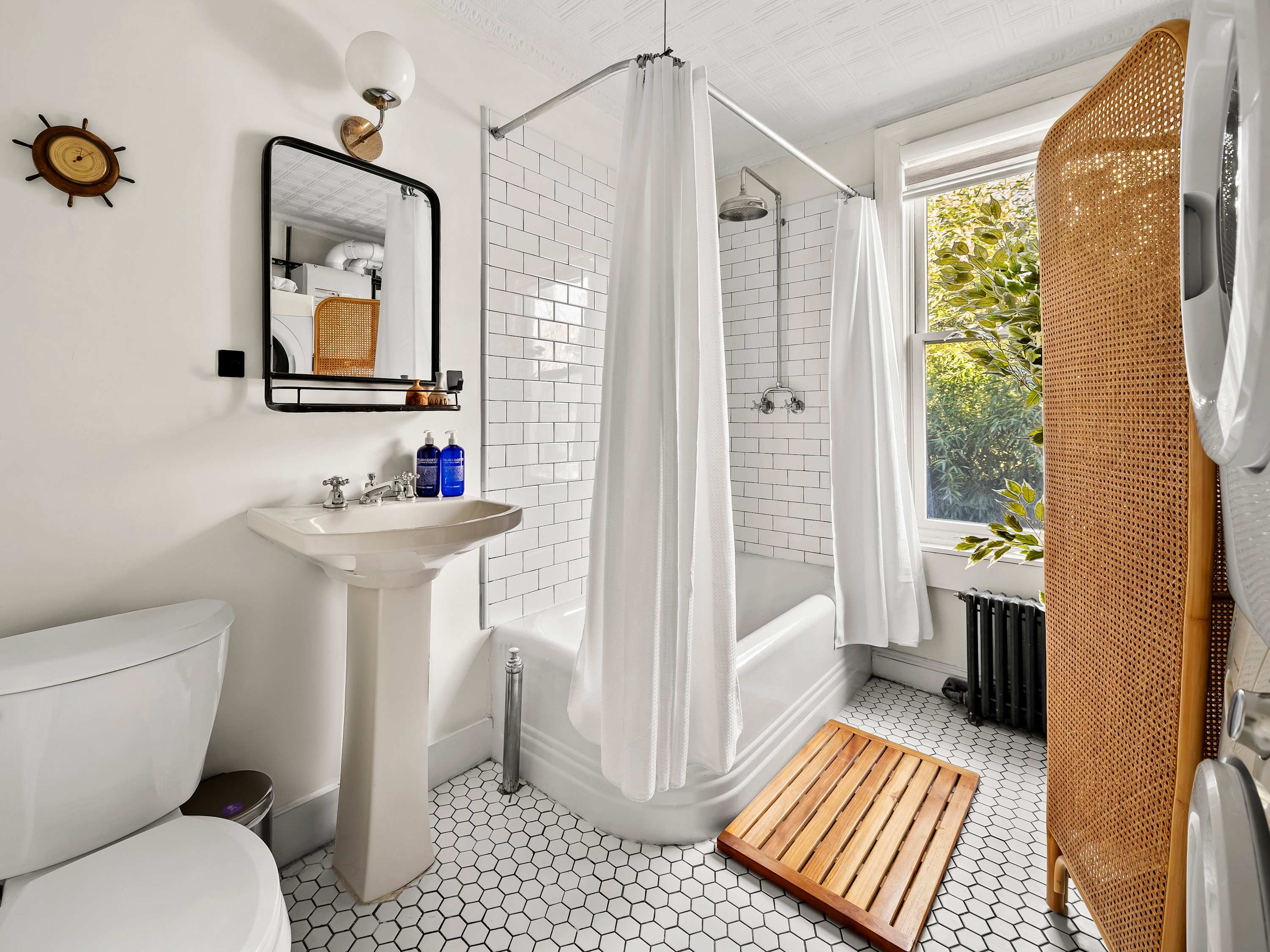 Alderman Terrace | Red Hook | Townhome with Grill & Private Patio photo 33