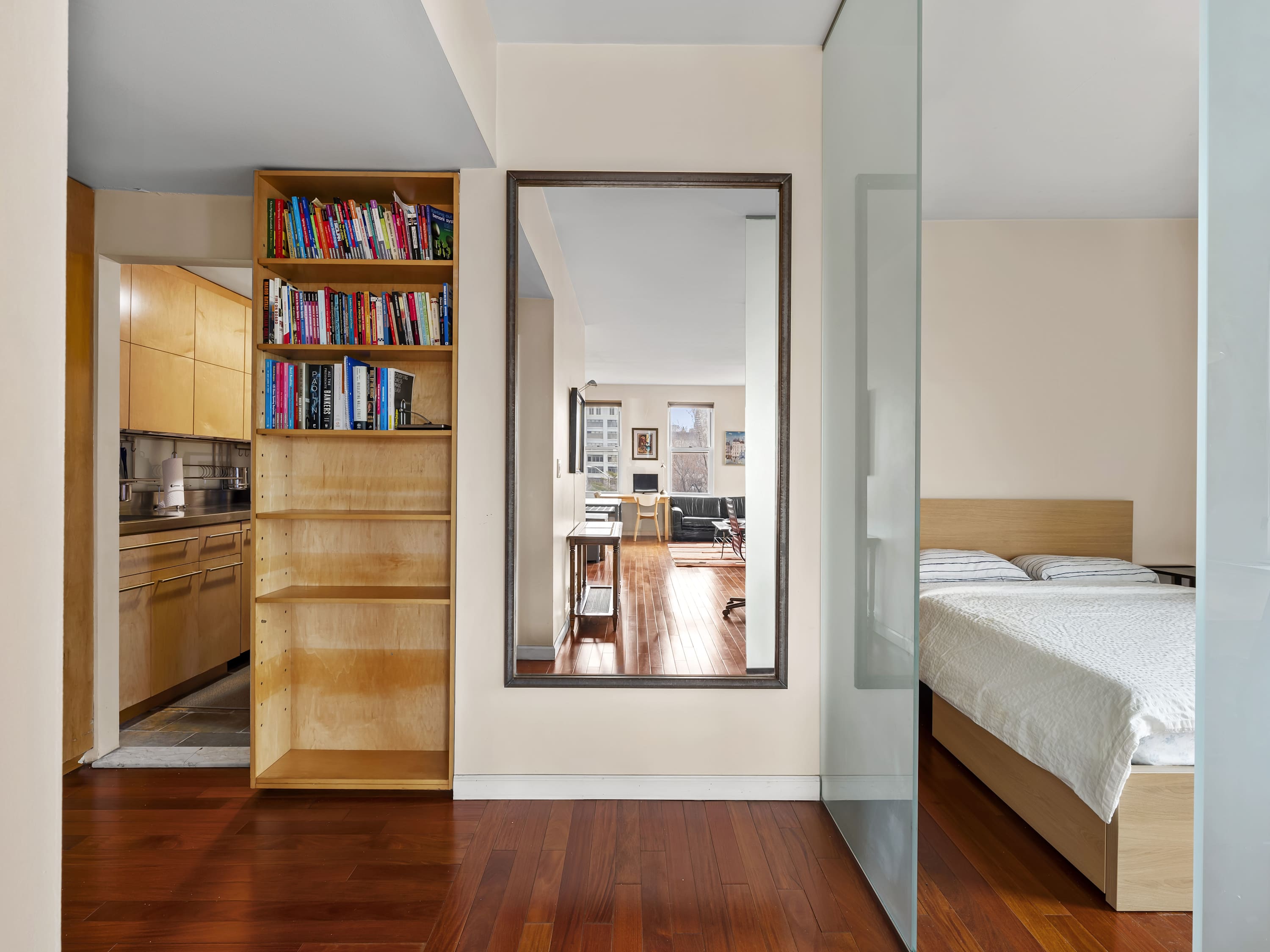 Horizon Loft | Brooklyn Heights | Modern Apartment w/ City Views photo 9