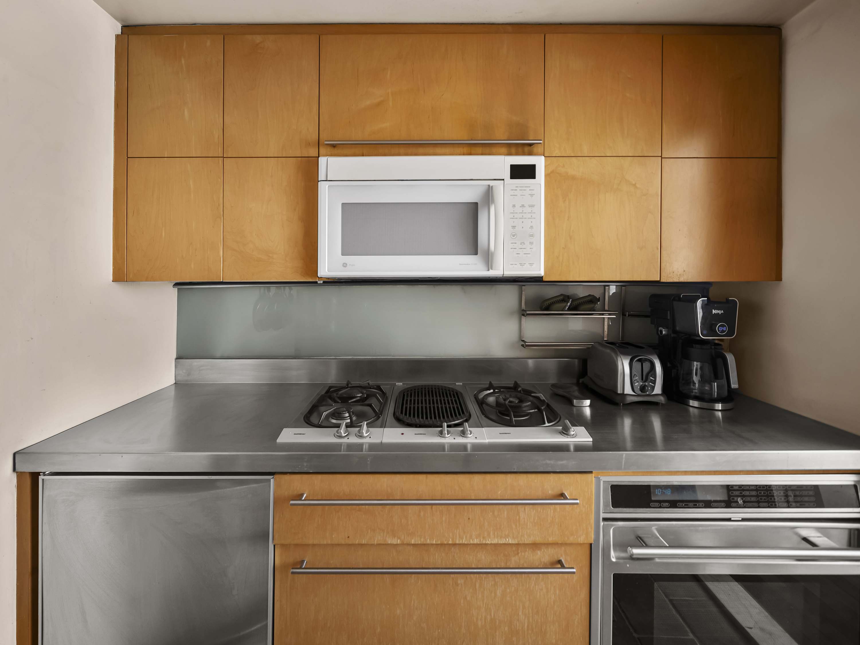 Horizon Loft | Brooklyn Heights | Modern Apartment w/ City Views photo 15