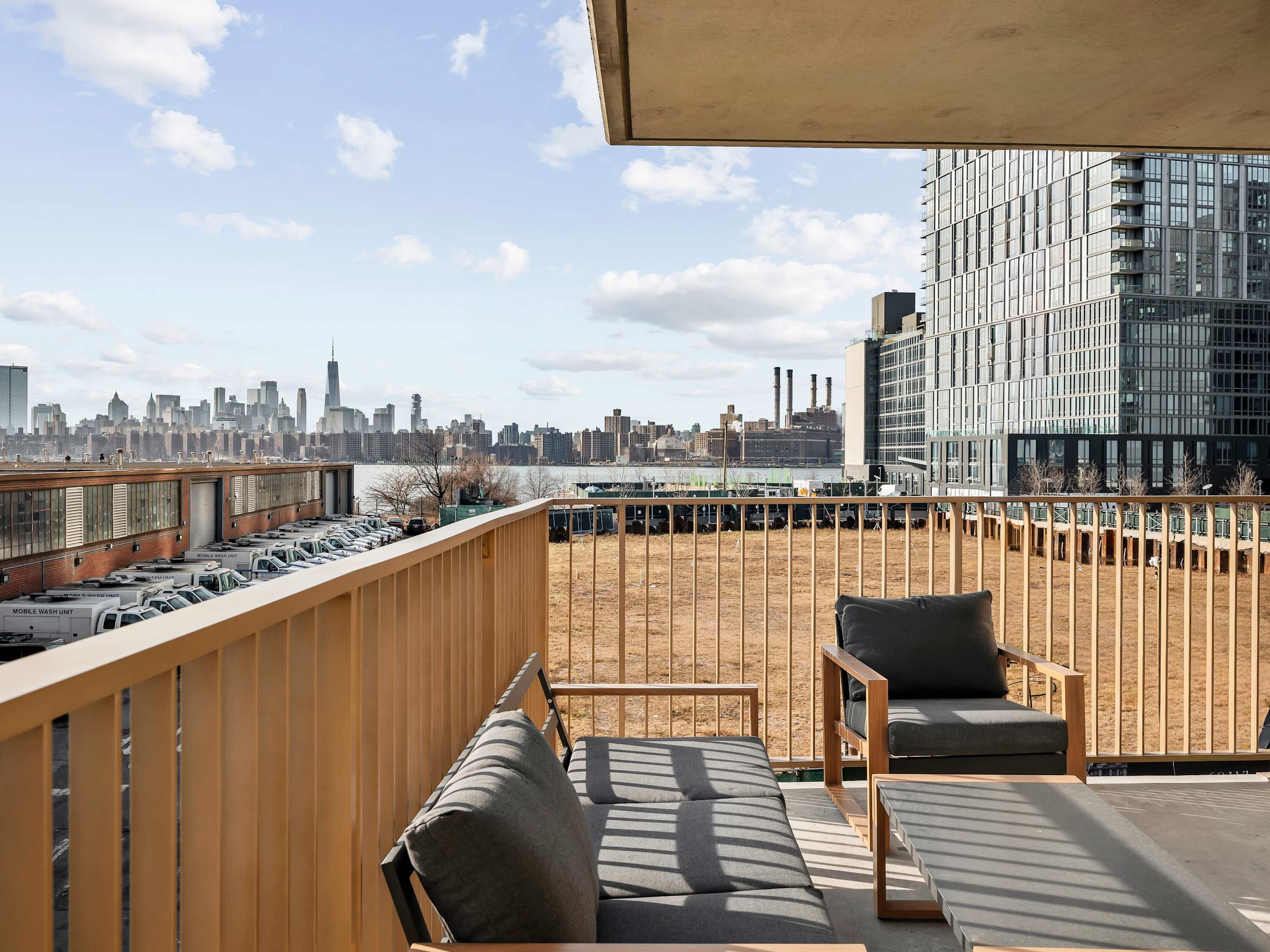 Seren 205 | Greenpoint | Cozy Apartment w/ Private Balcony photo 3