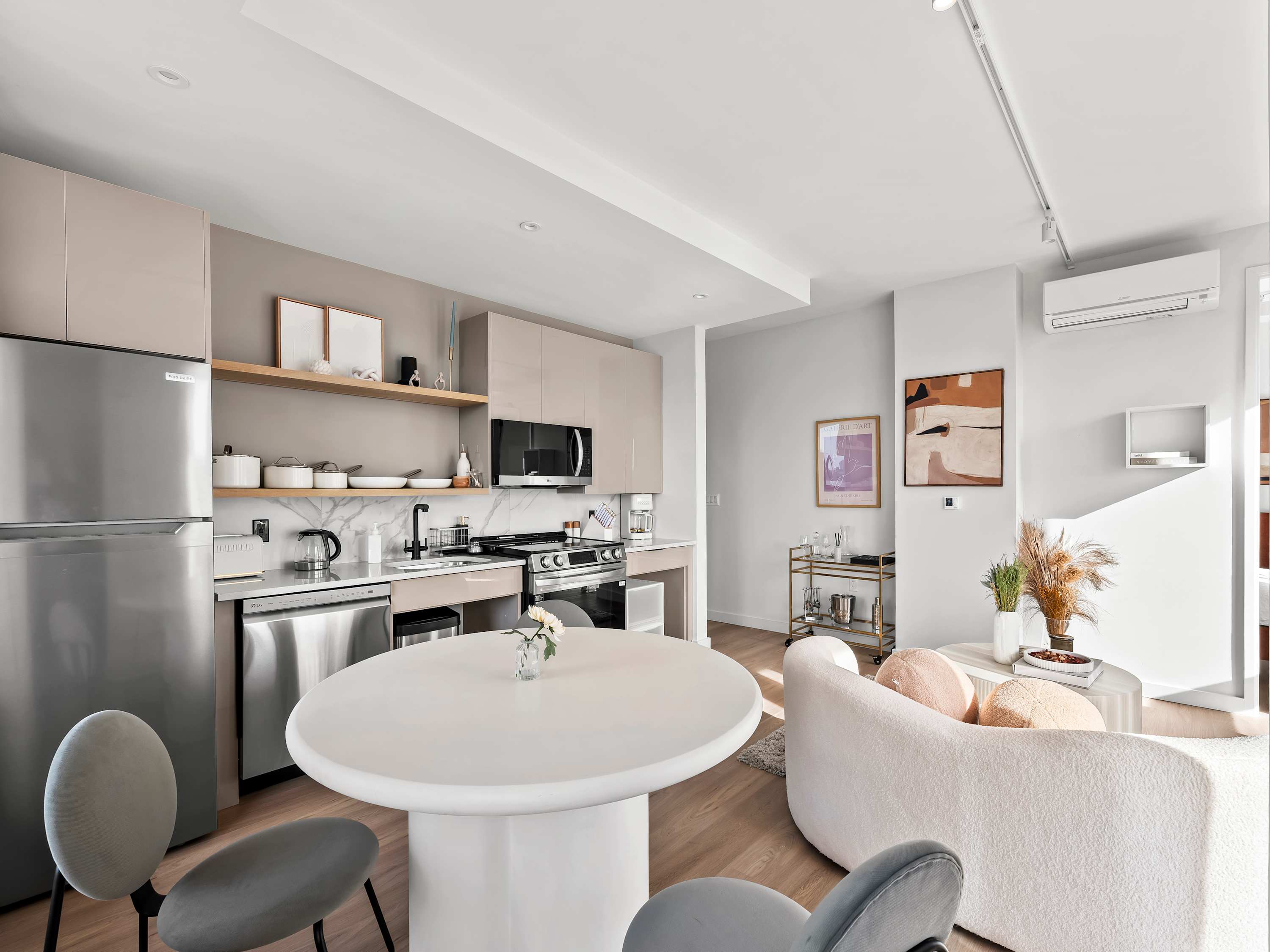 Seren 205 | Greenpoint | Cozy Apartment w/ Private Balcony photo 8