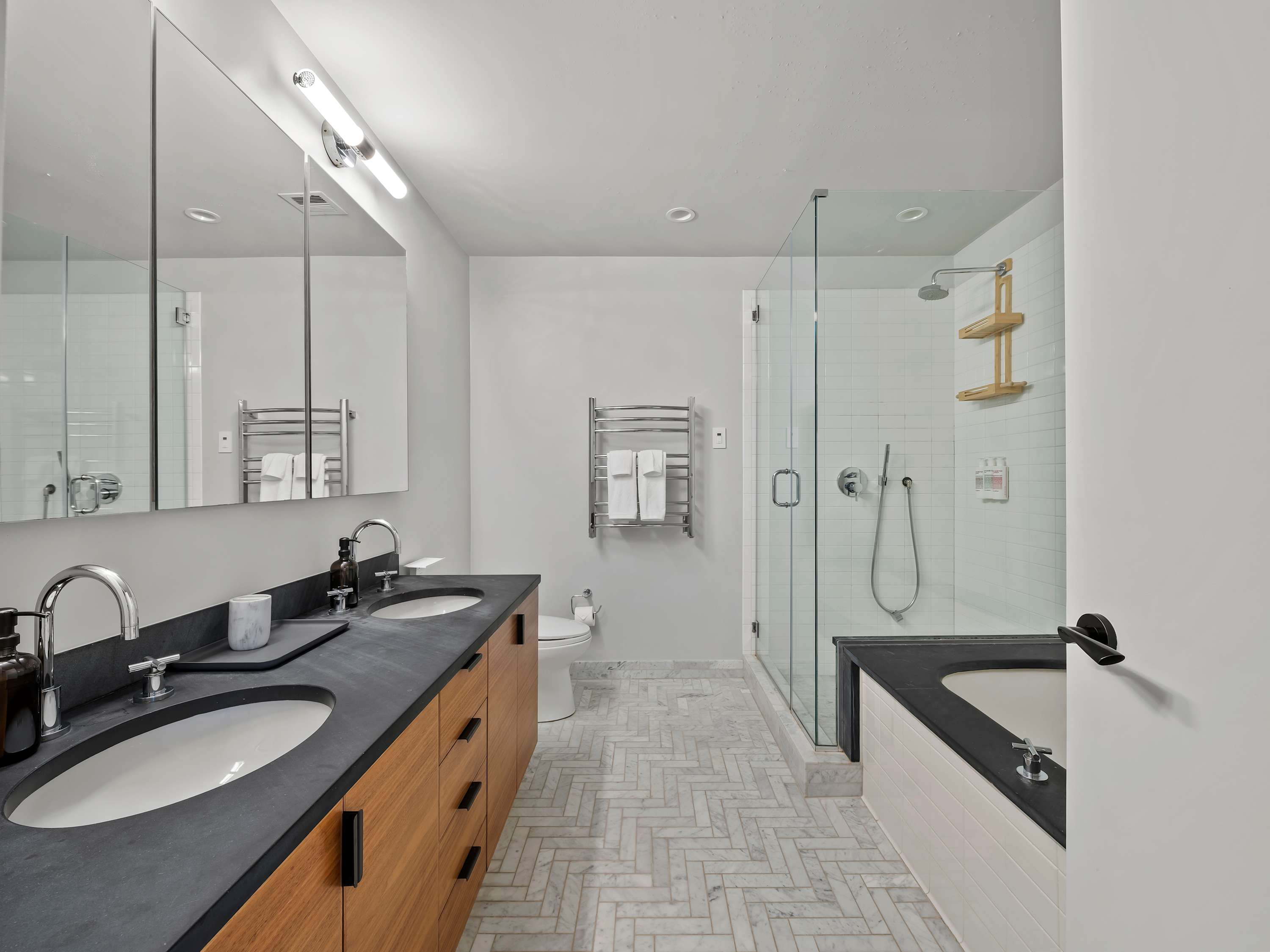 Skyline Terrace | Dumbo | Penthouse w/ Private Terrace & City Views photo 19