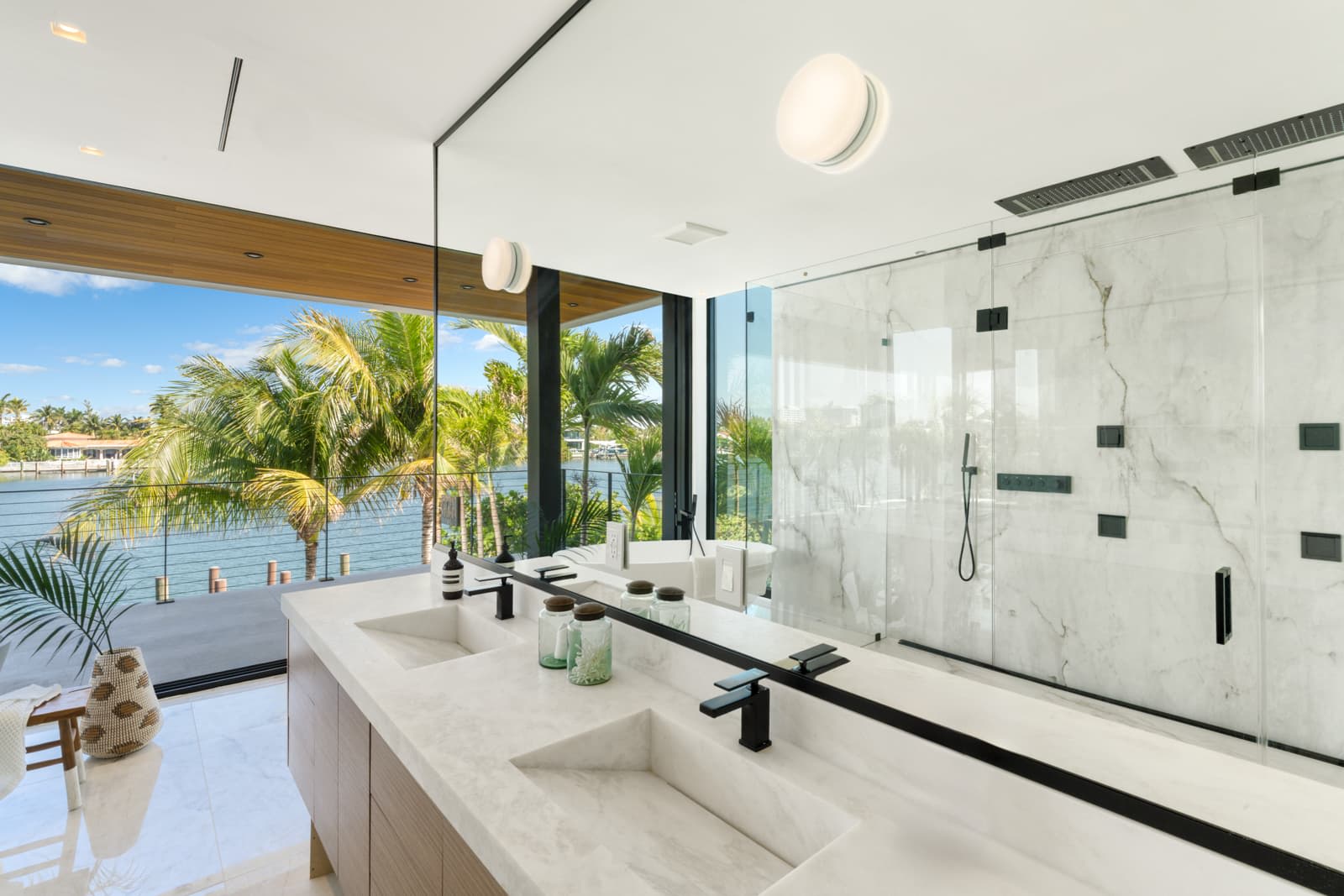 Villa Luma | Biscayne Point | Luxe Waterfront Home w/ Pool and Spa photo 9