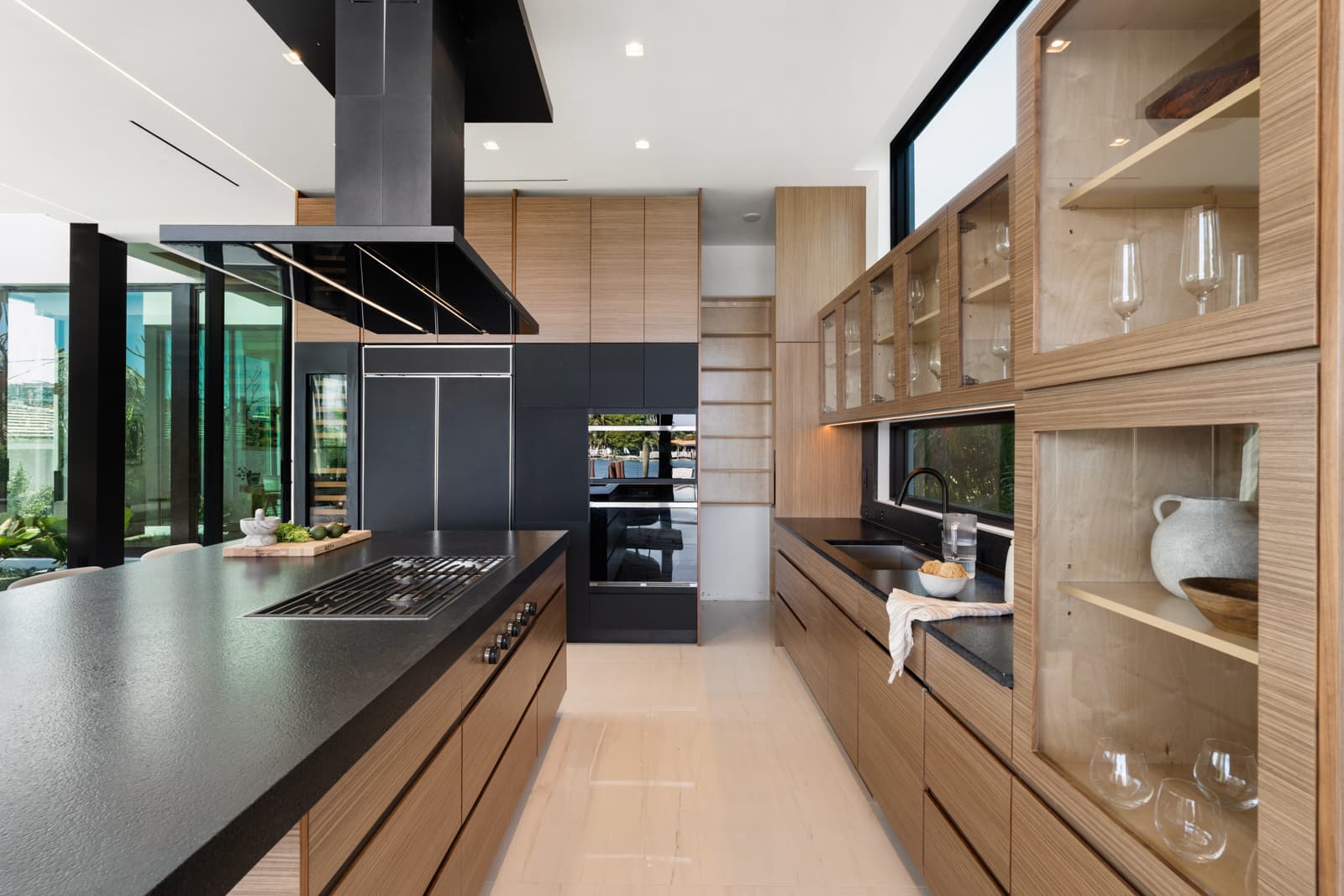 Villa Luma | Biscayne Point | Luxe Waterfront Home w/ Pool and Spa photo 7