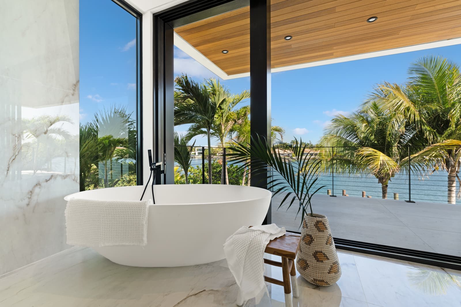 Villa Luma | Biscayne Point | Luxe Waterfront Home w/ Pool and Spa photo 10