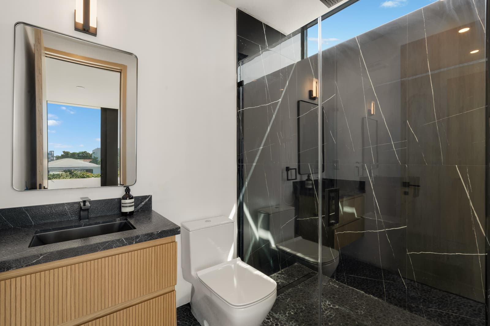 Villa Luma | Biscayne Point | Luxe Waterfront Home w/ Pool and Spa photo 15