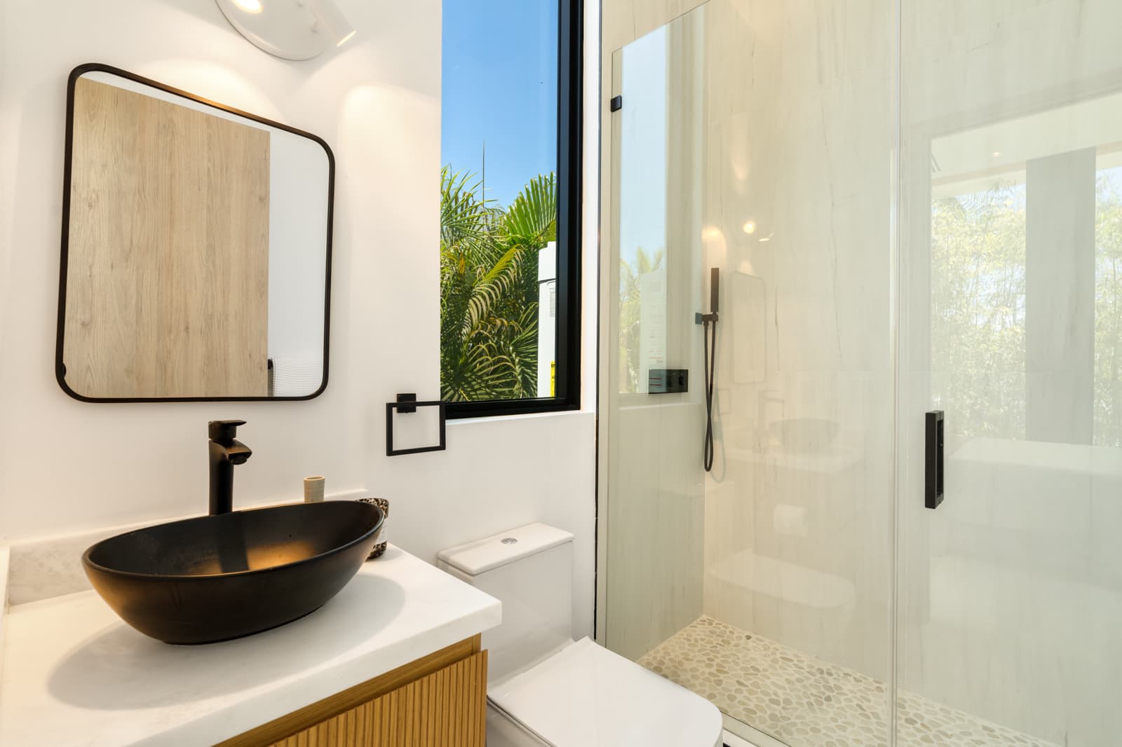 Villa Luma | Biscayne Point | Luxe Waterfront Home w/ Pool and Spa photo 17