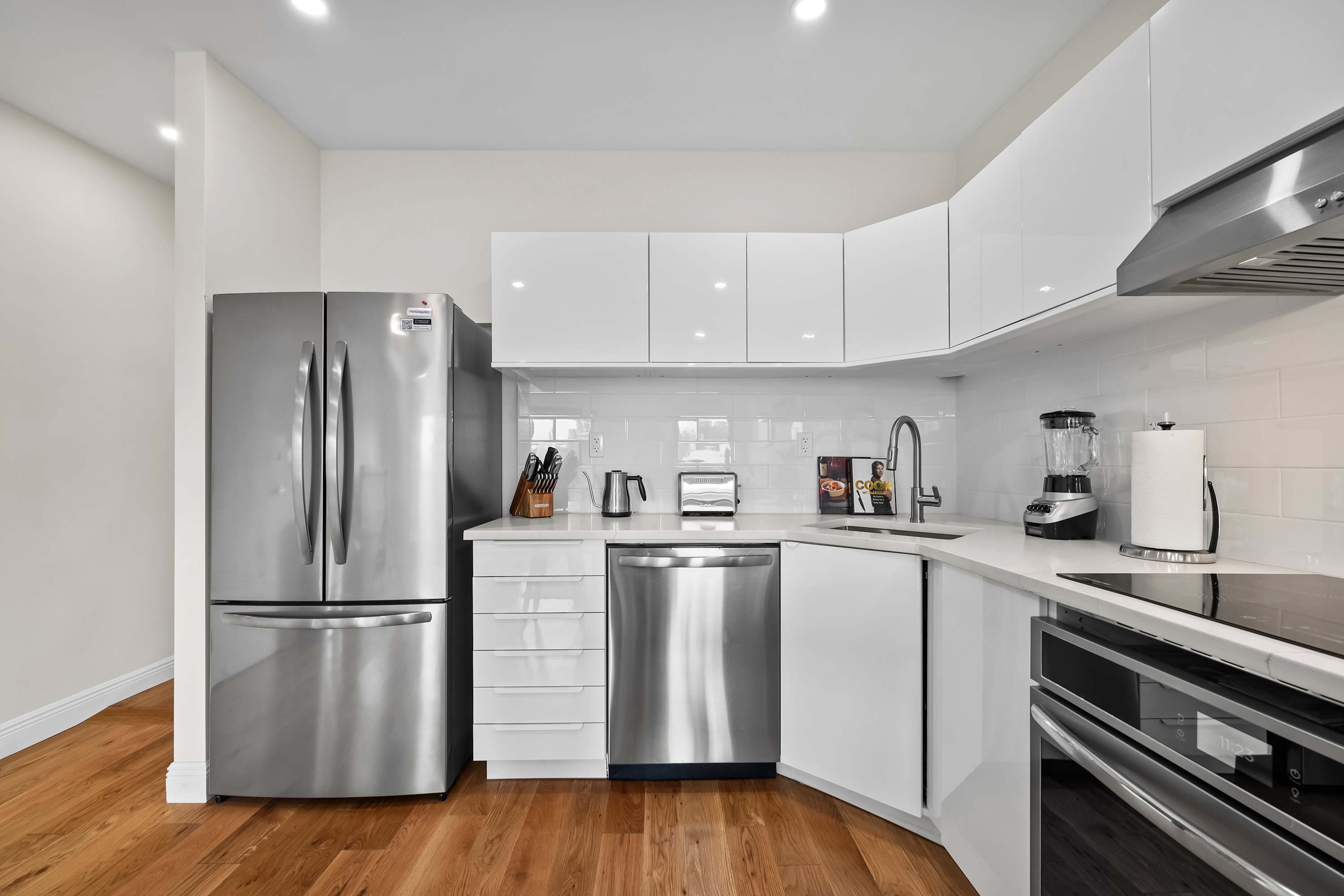 Carroll Place III | Caroll Gardens | Bright Apartment photo 8